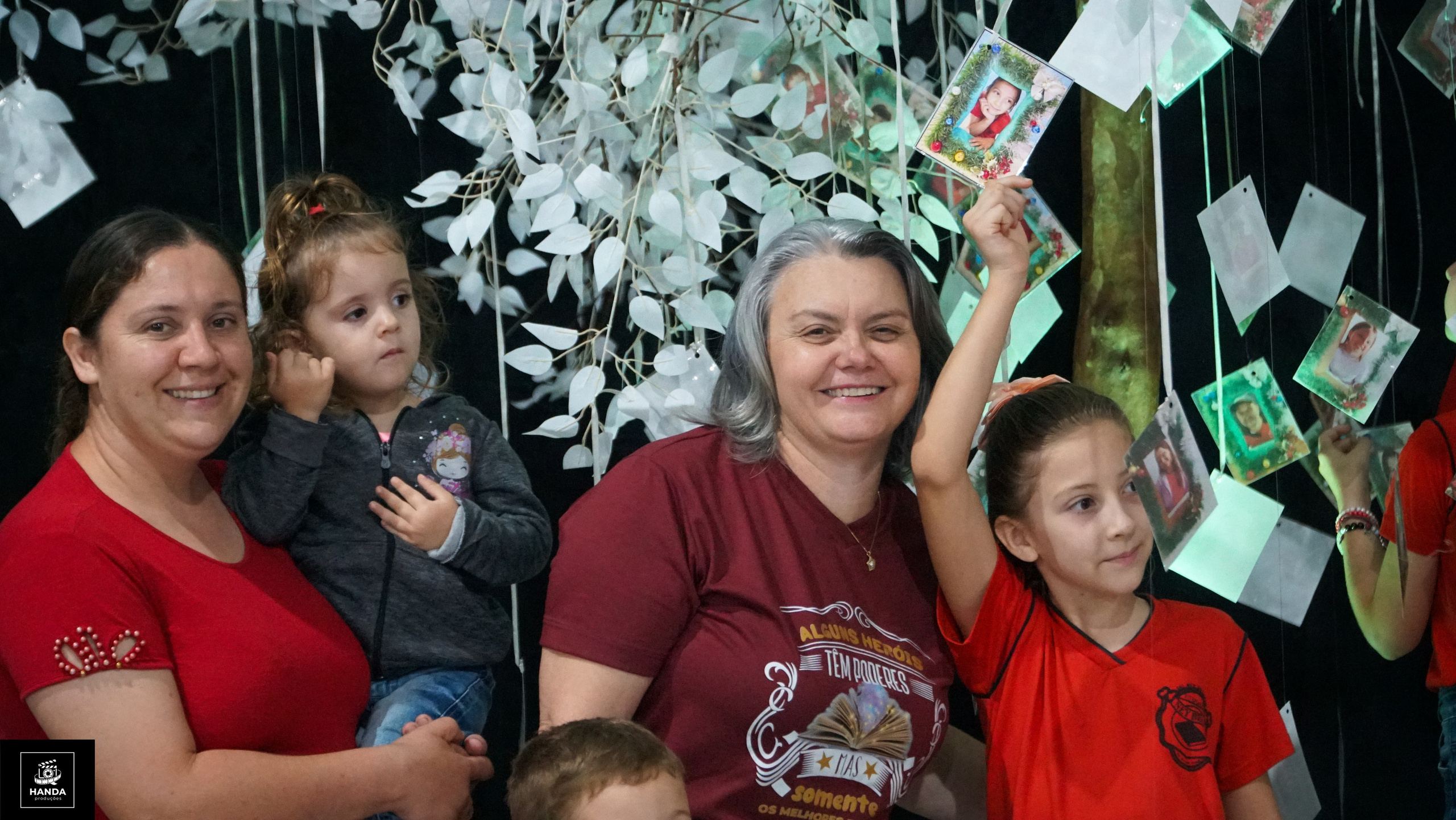 Noite autógrafos colégio Aurélio Buarque de Holanda. Handa Produções