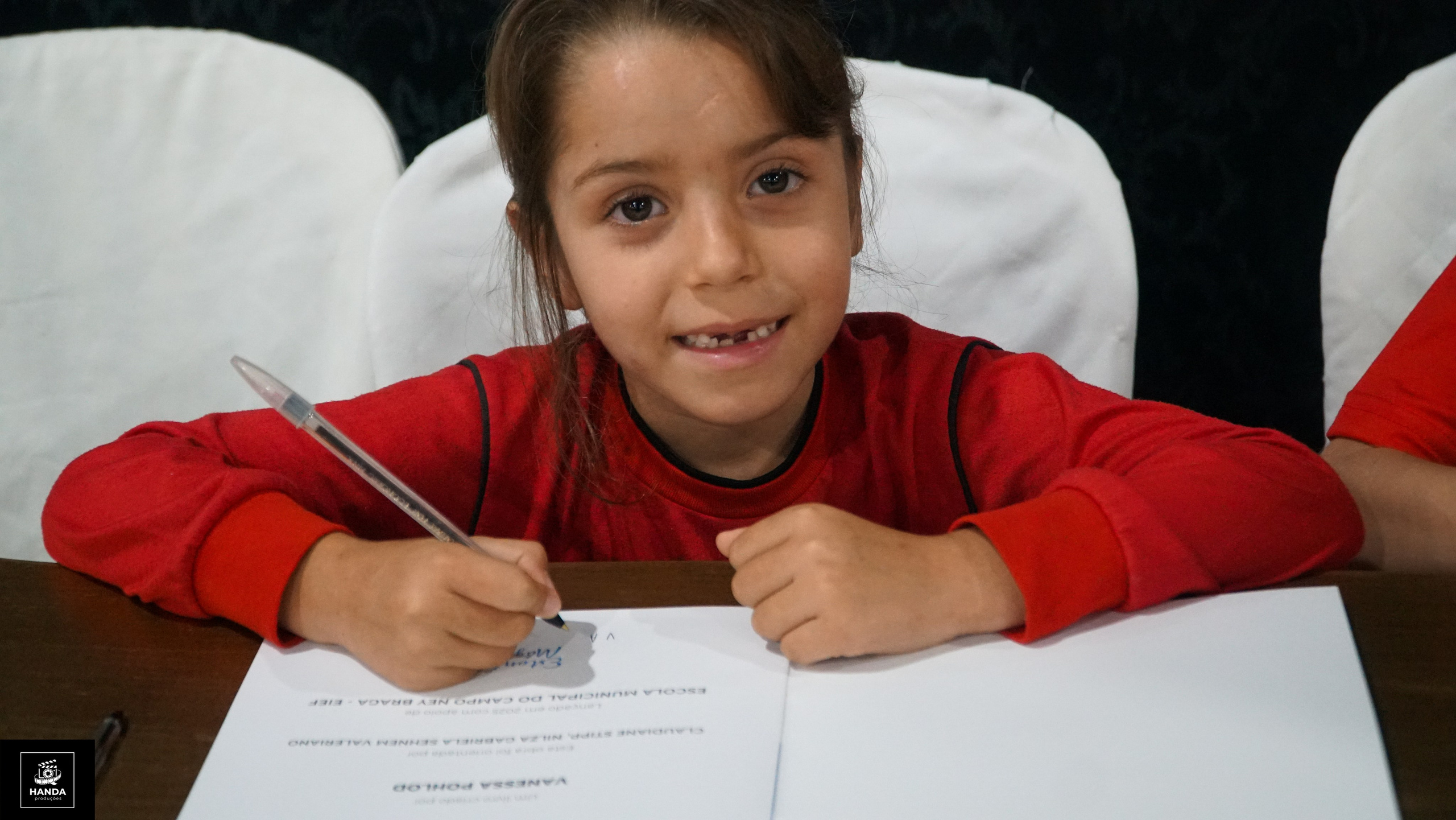 Noite autógrafos colégio Aurélio Buarque de Holanda. Handa Produções