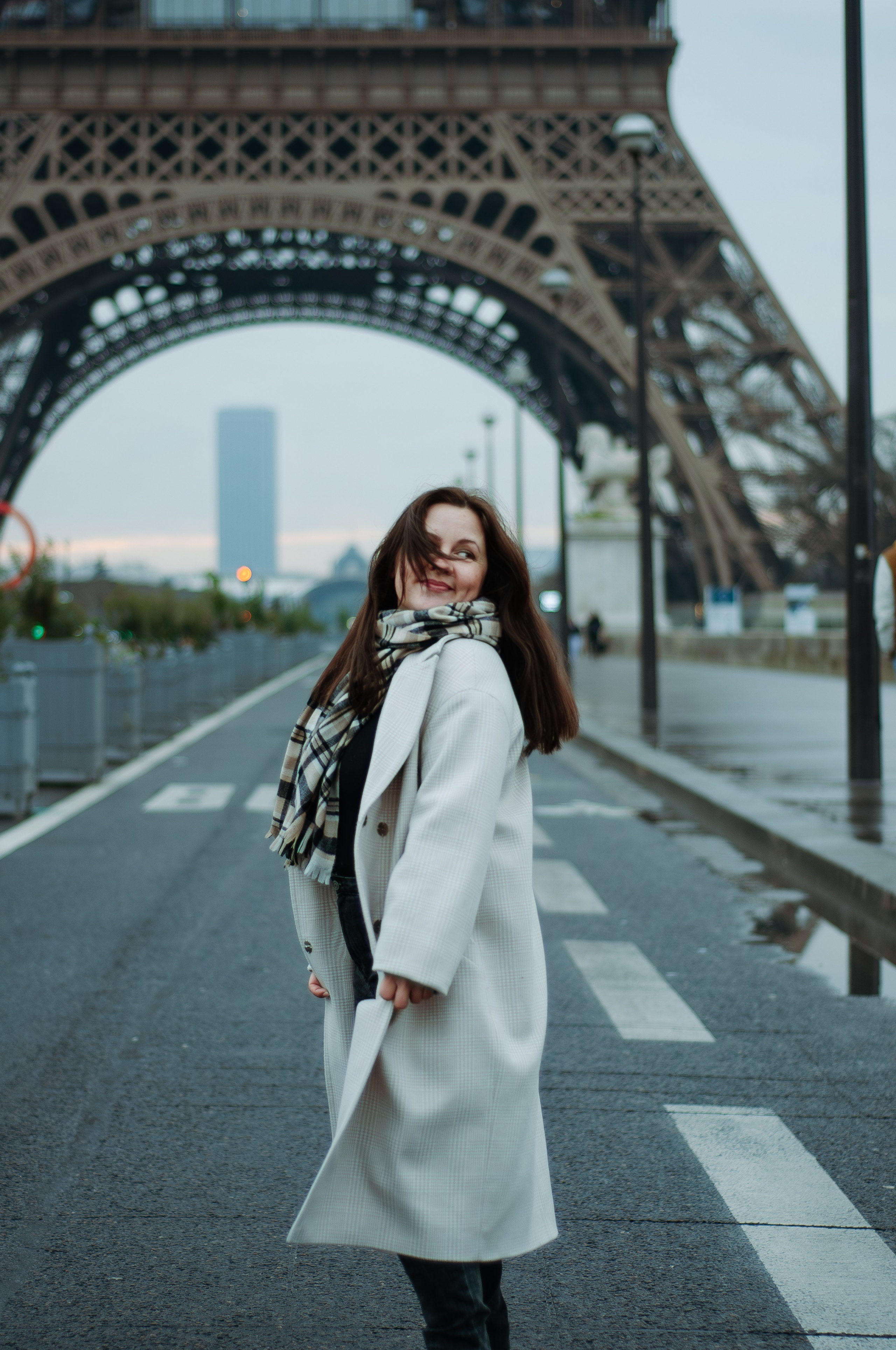 Зимняя фотосессия у Эйфелевой башни. Фотограф в Париже Полина Осипова