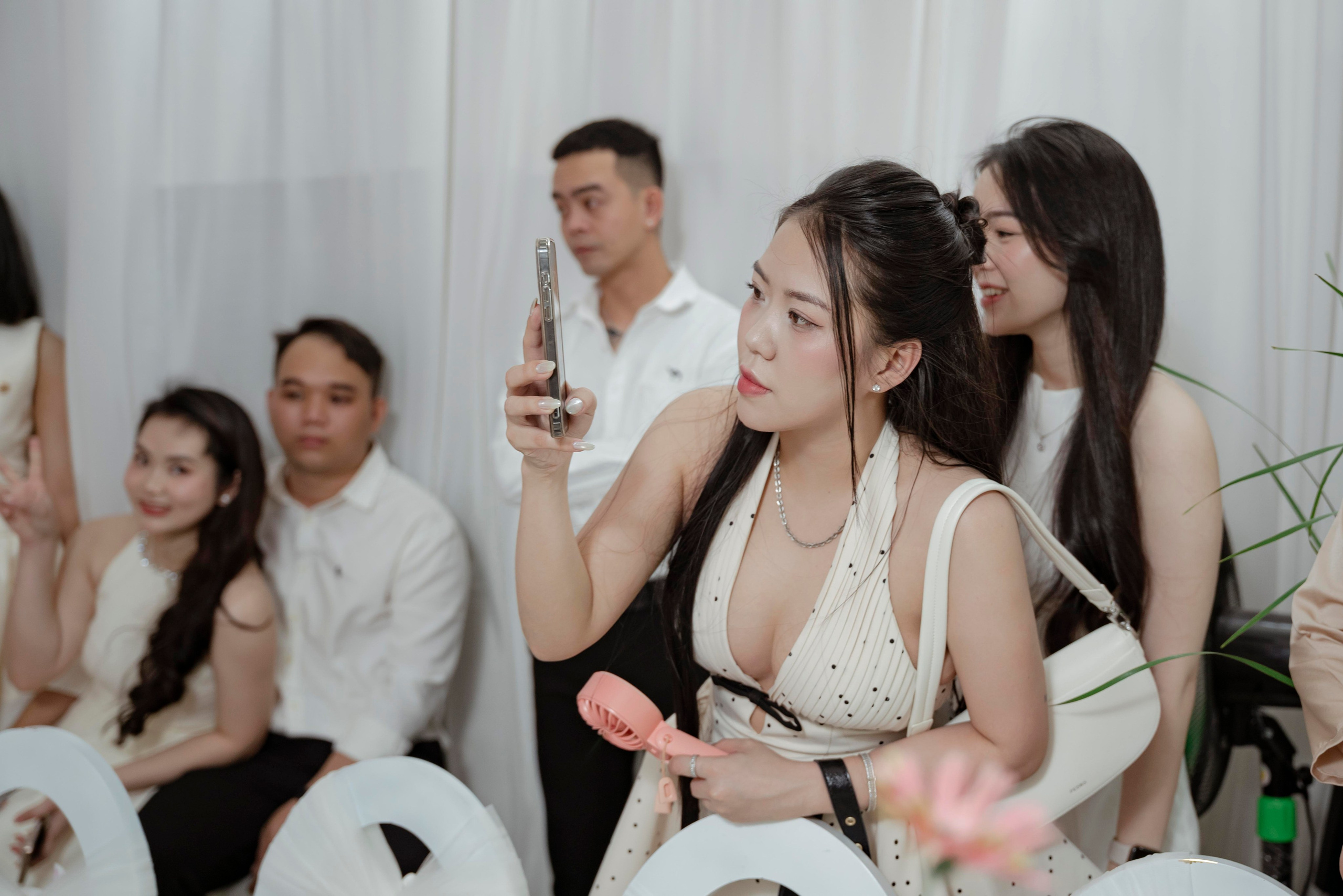 LINH & HUYEN. WEDDING PHOTOGRAPHER IN VIETNAM