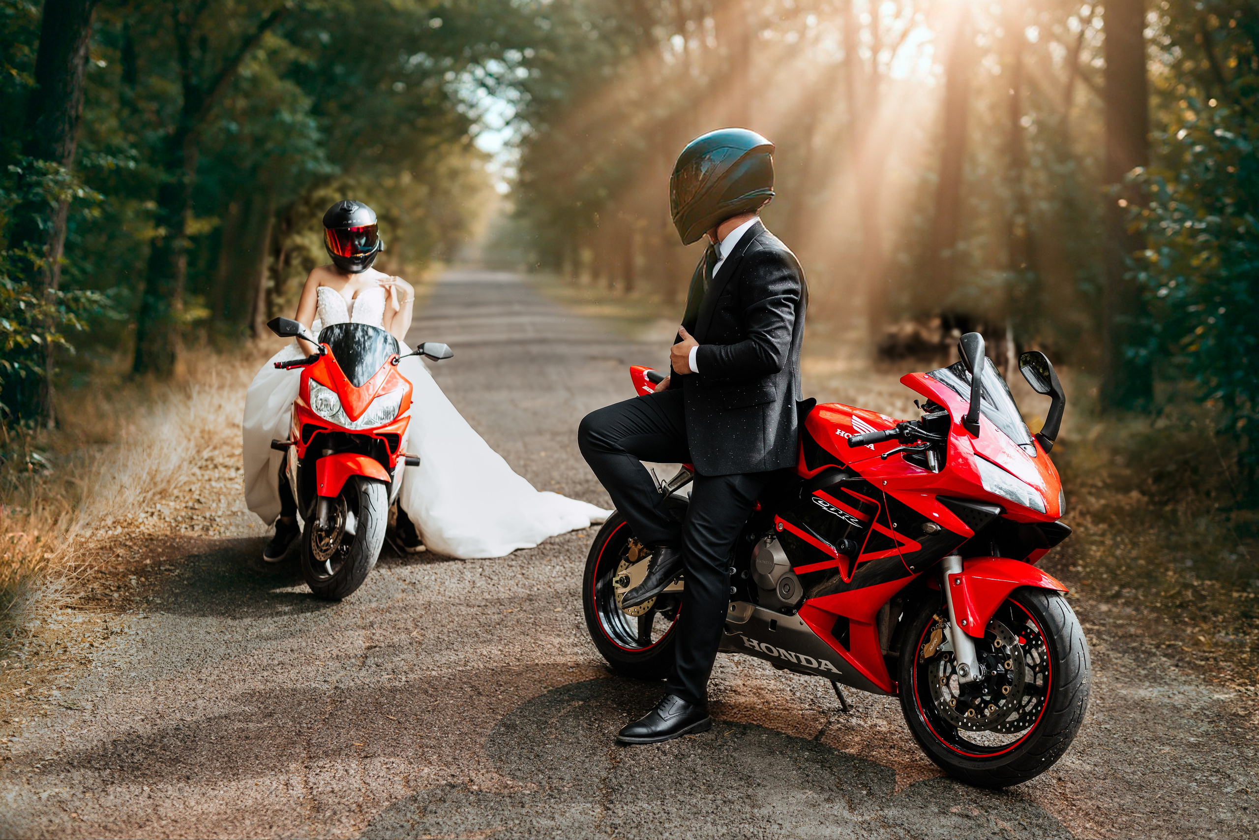Trash the Dress cu motocicliști — ședință foto de poveste realizată de Lucian Dedeu. Lucian Dedeu — Fotograf de nuntă și eveniment