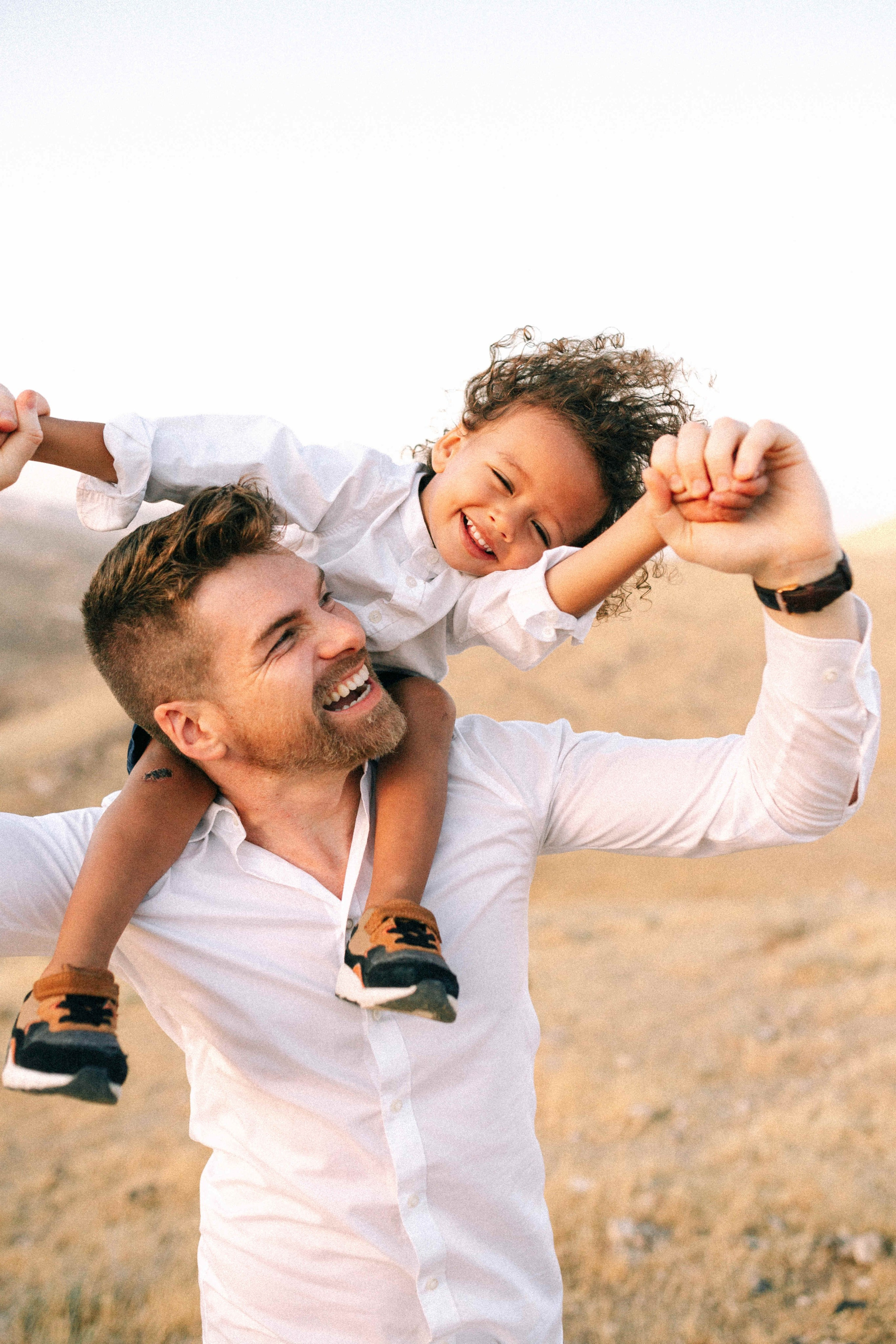 PHOTO SESSION IN THE DESERT NEAR MAALE ADUMIM. PHOTOGRAPHER IN ISRAEL