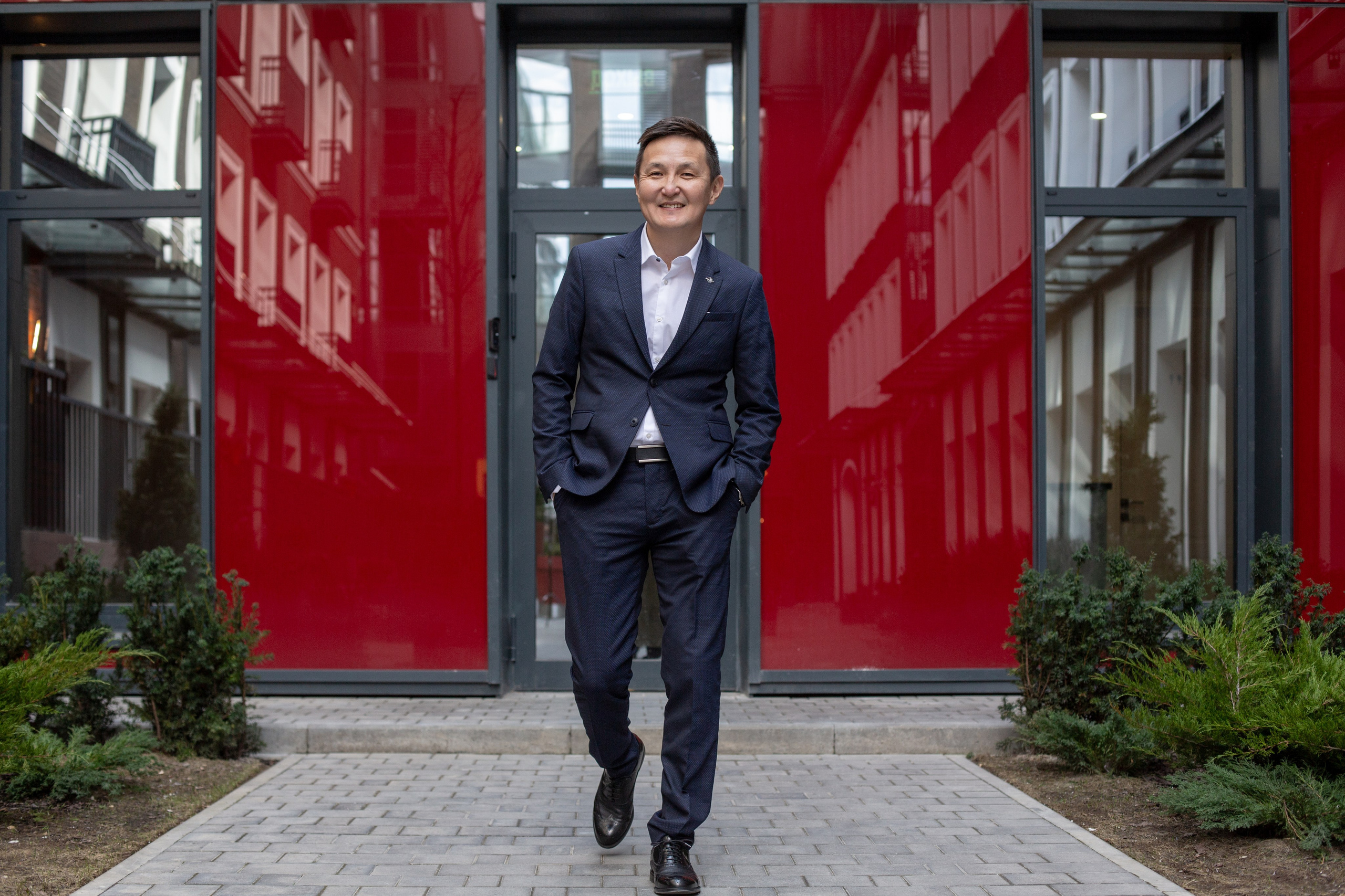 АРСЕН ТОМСКИЙ ОСНОВАТЕЛЬ INDRIVER. Фотостудия рекламной, коммерческой съемки в Улан-Удэ