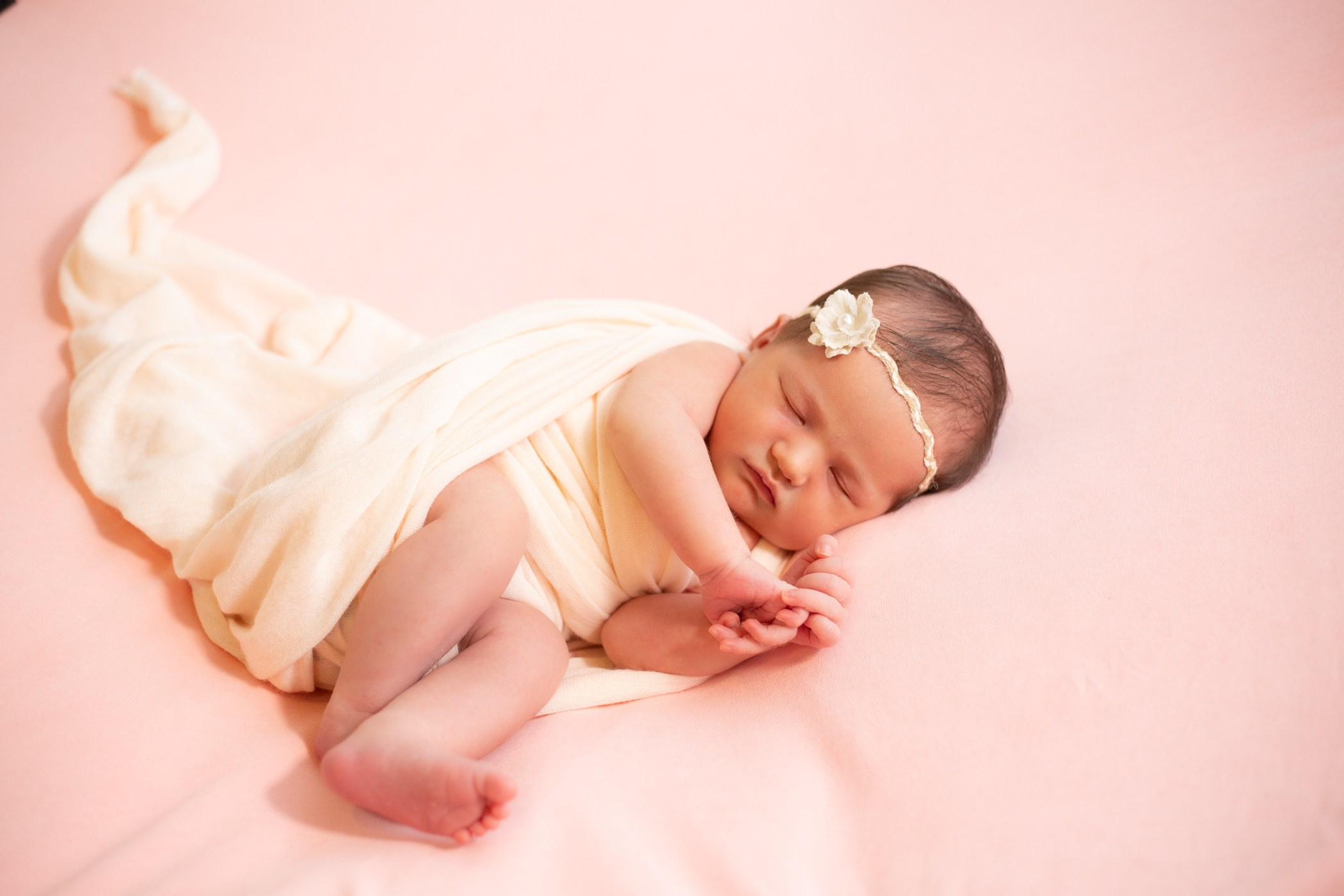 Vestuario Newborn. Fotógrafo en Mataró, Eugenia Shikhina