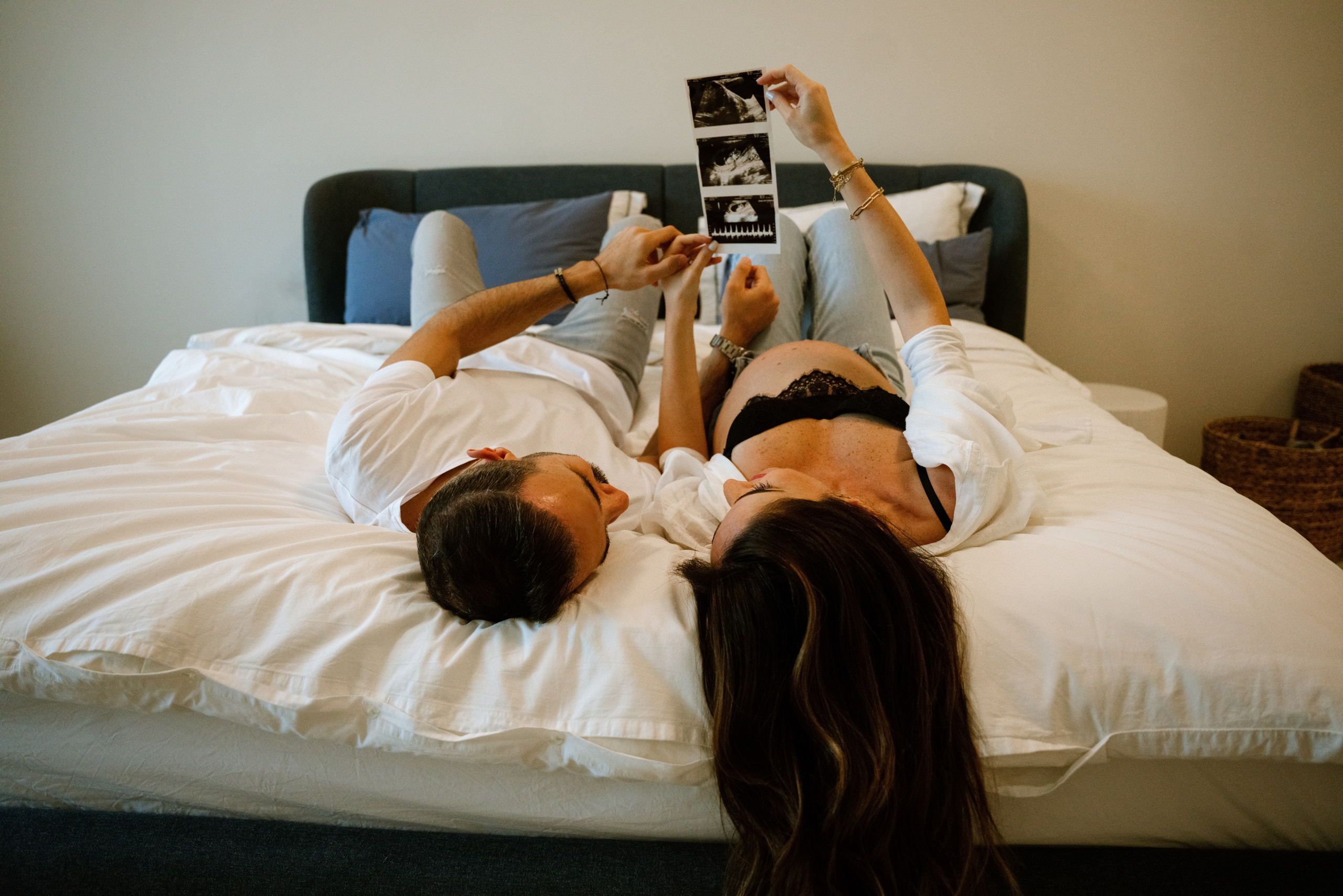 Cozy home session. Angela Iakovleva — Family Photographer in Dubai