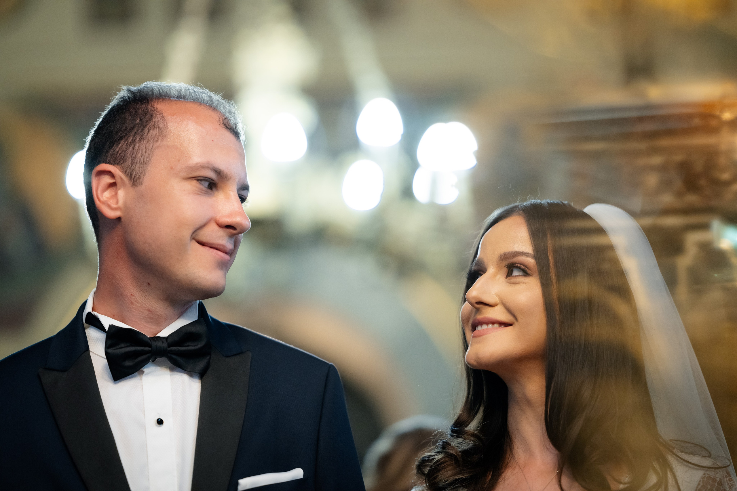 Elly & Andrew. Destination Wedding Photographer Alex Pasarelu