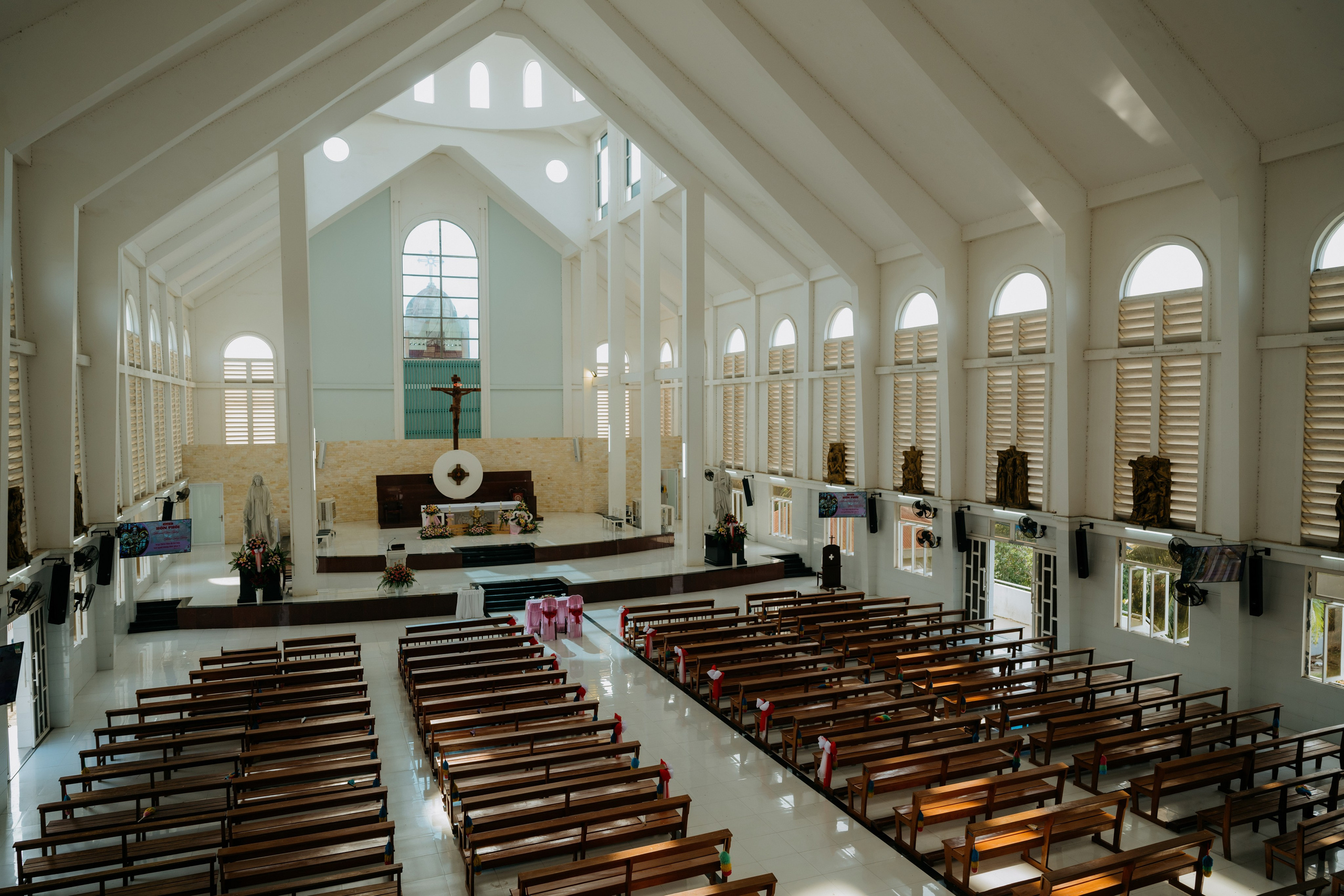 Church Wedding / TRANG & TUONG. Saigon Wedding Present | Art Beyond Moments
