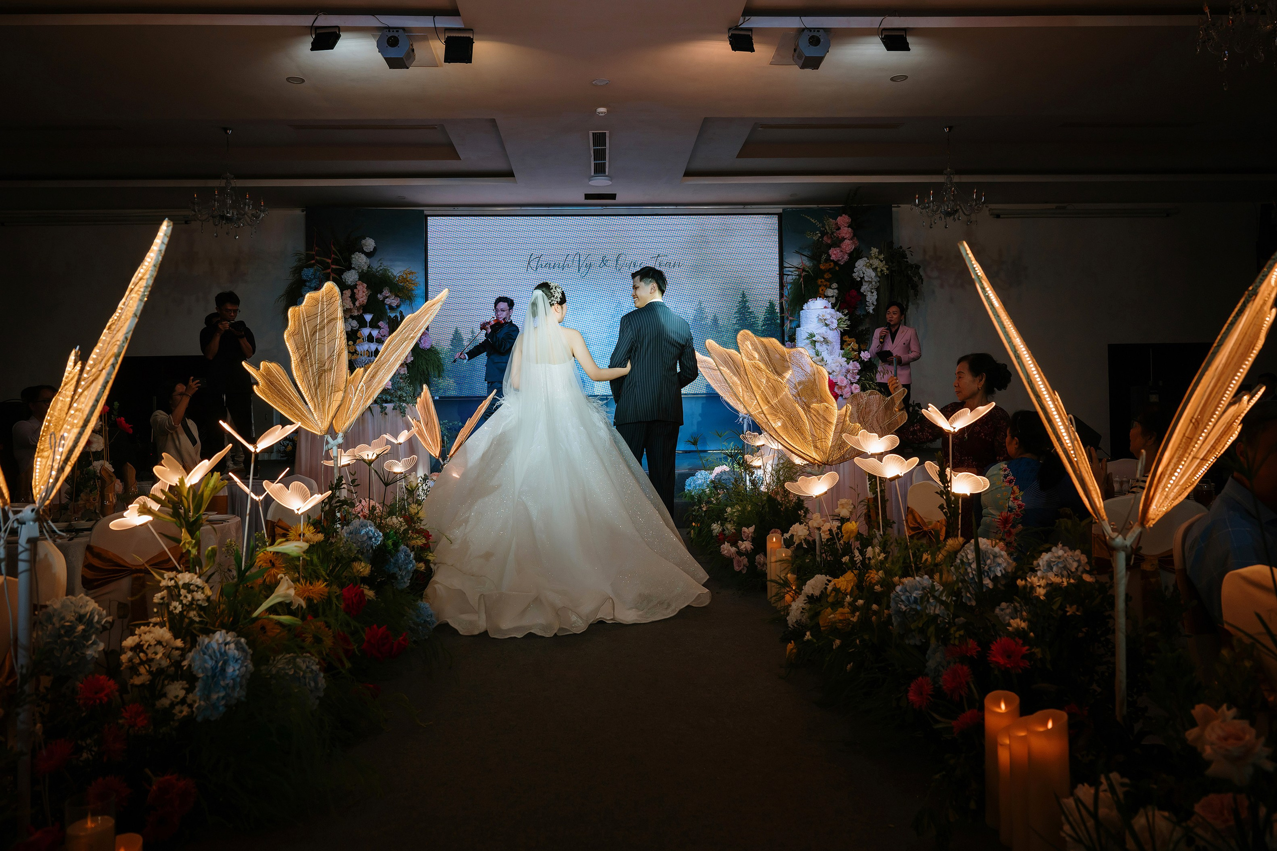 TOAN & VY / Wedding Journalism. Saigon Wedding Present | Art Beyond Moments