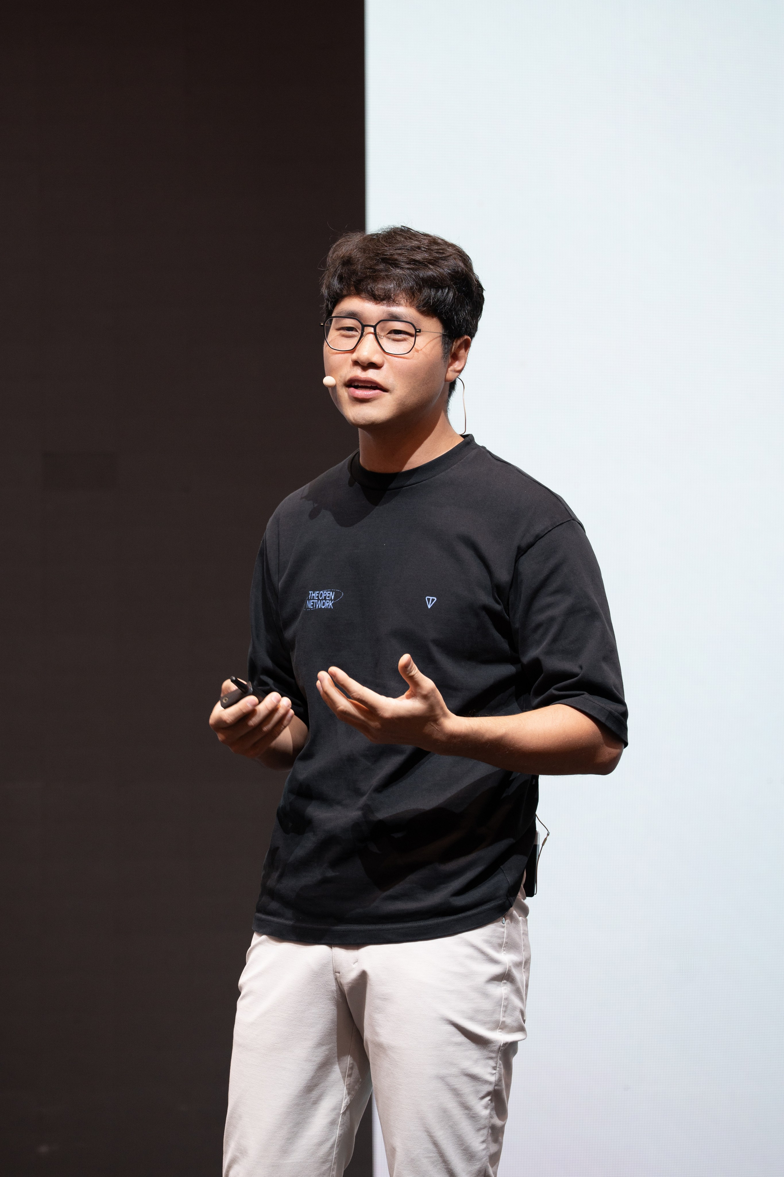 TON. PHOTOGRAPHER IN HONG KONG (WEDDING, FASHION, FAMILY, EVENTS)