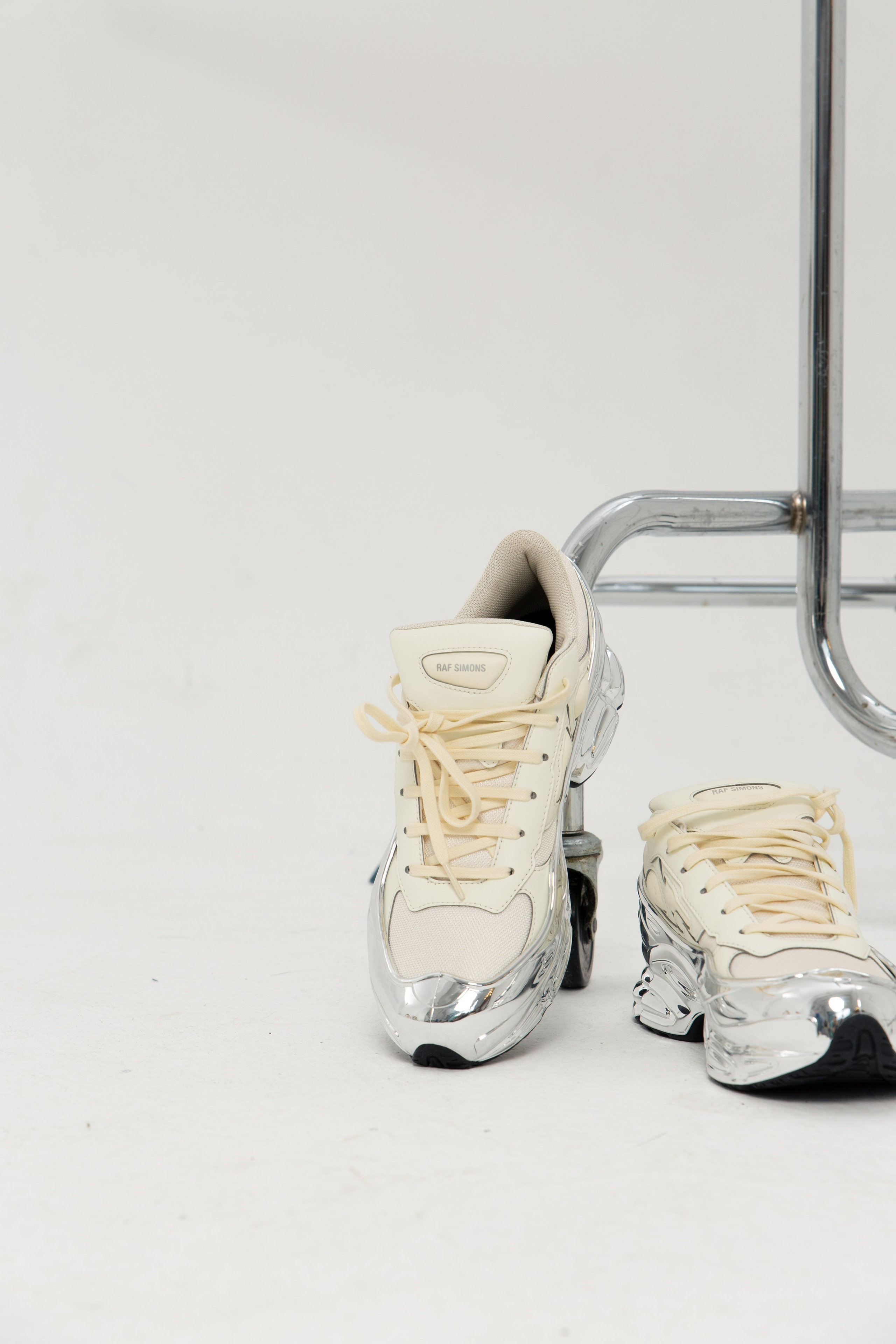 Davran. Thrift shop. Photographer Vladmir Gladkov