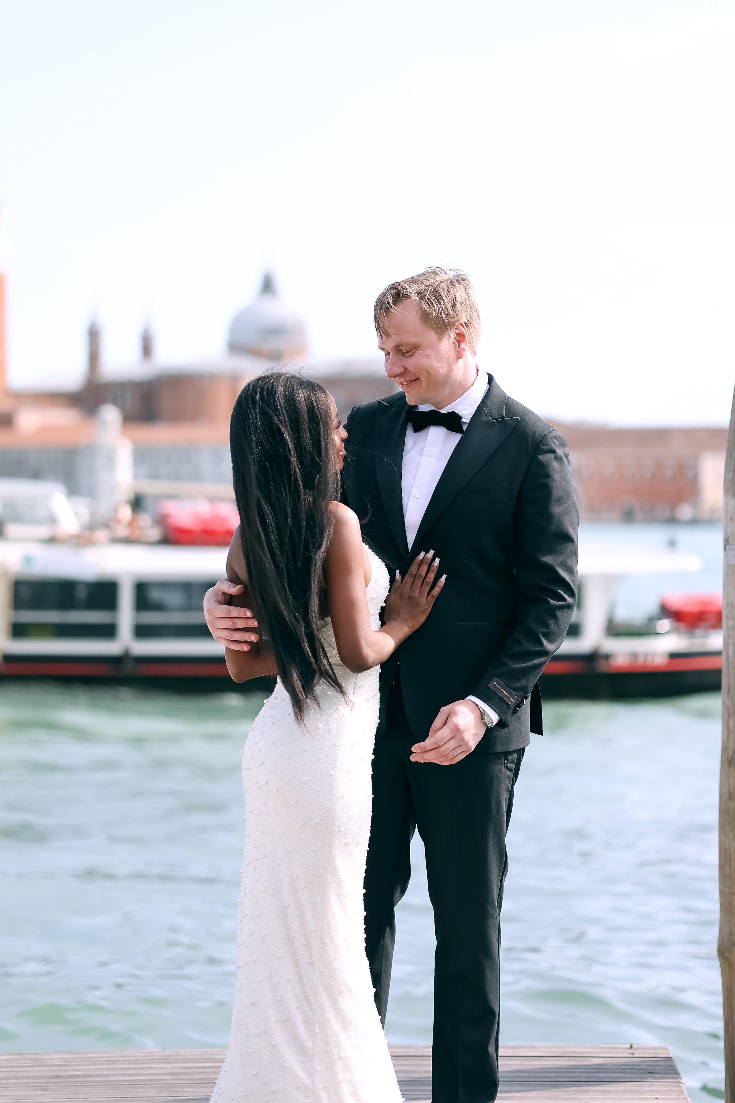 Beautiful couple photo shoot in Venice