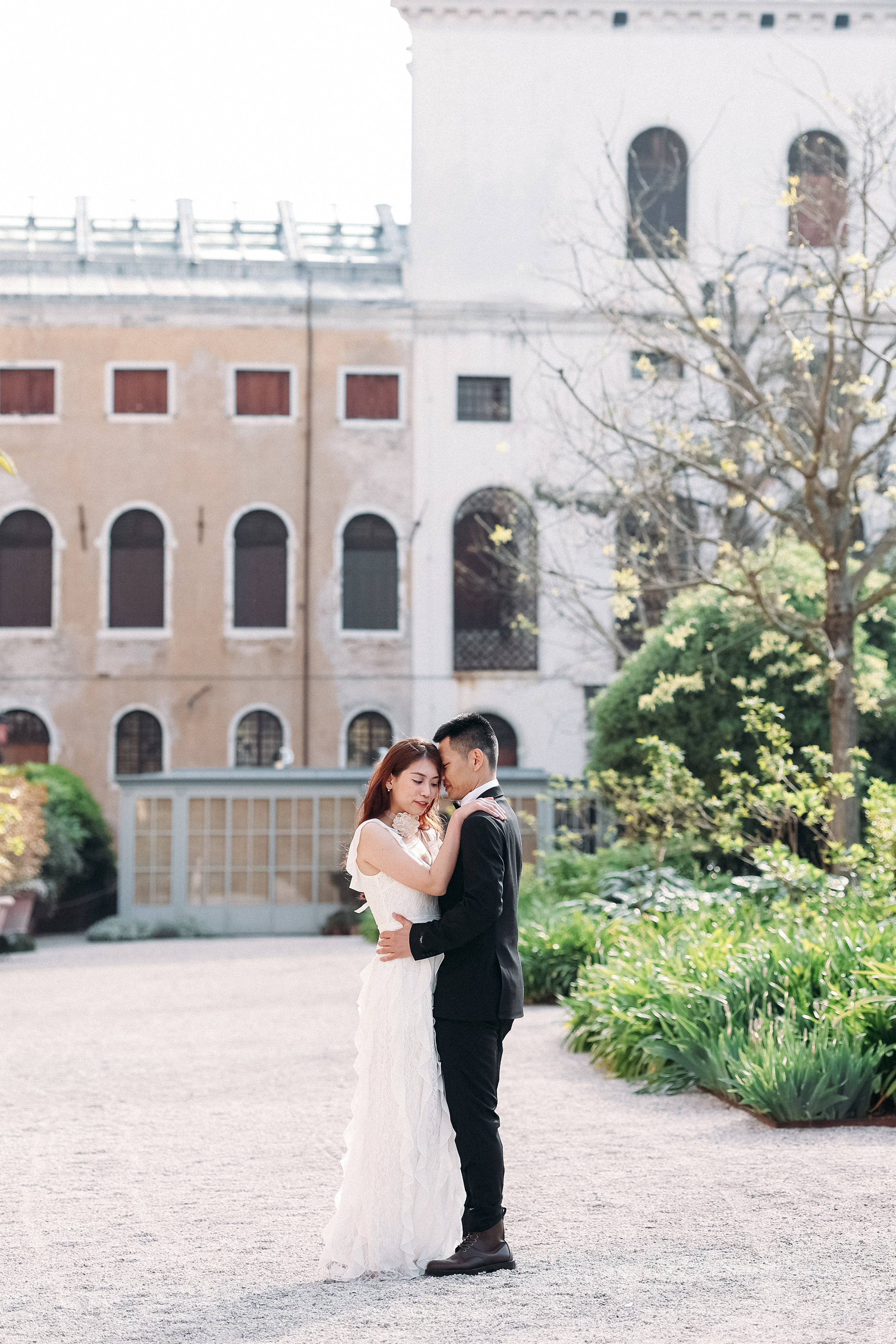 Vietnamese couple getting married in Venice