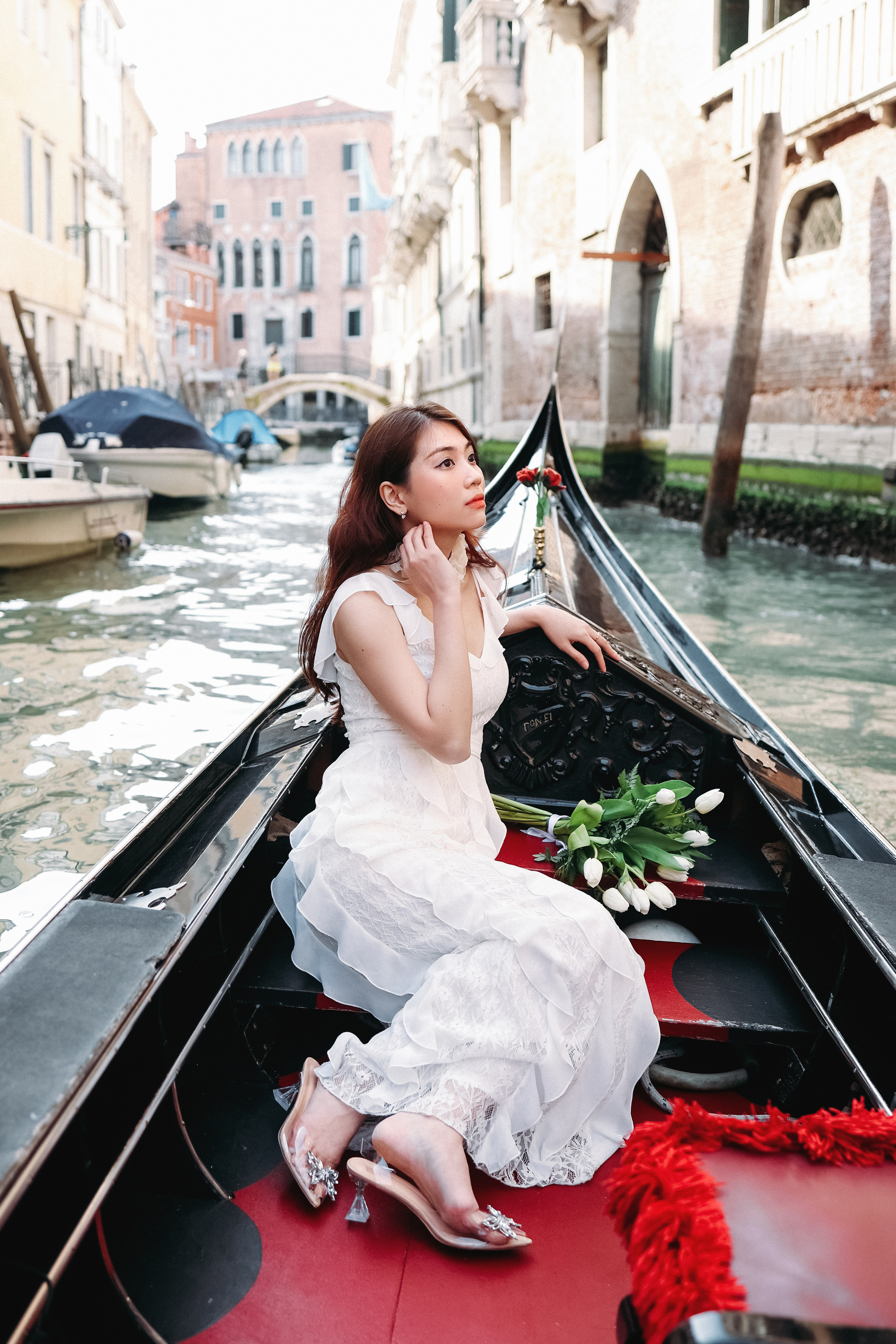 Gondola ride wedding photos