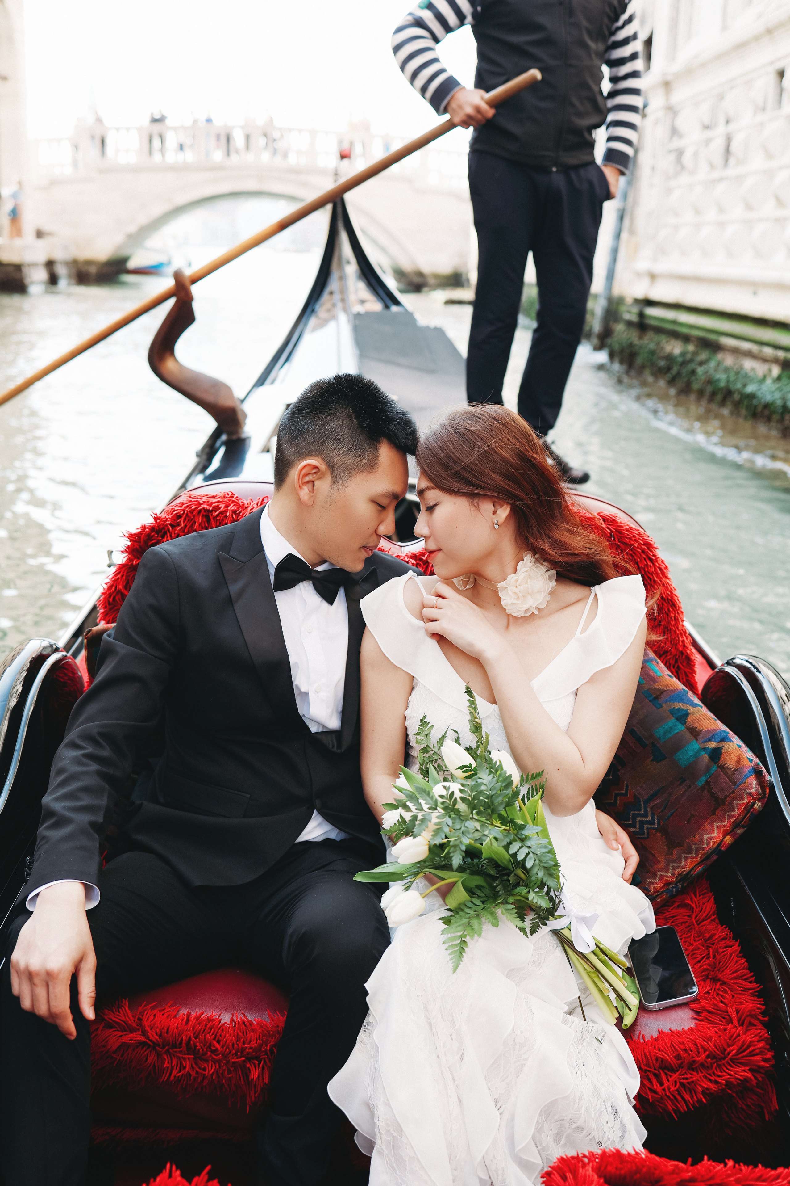 Vietnamese couple getting married in Venice