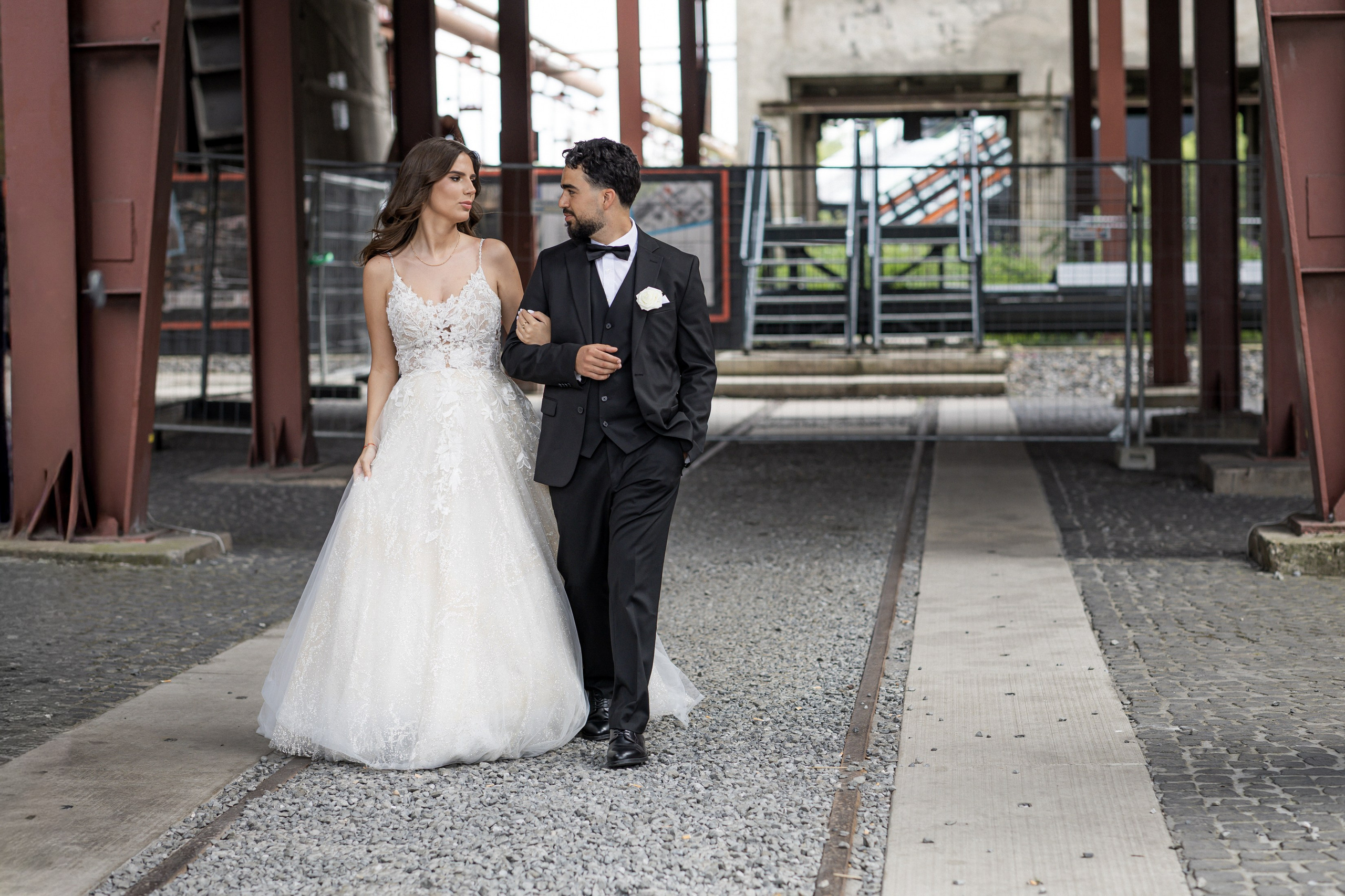 Hochzeit in Essen im Sommer – Natürliche Hochzeitsfotos & Emotionale Reportagen!. Hochzeitsfotografin in Gütersloh | Authentische Hochzeitsreportagen | TK Photographie