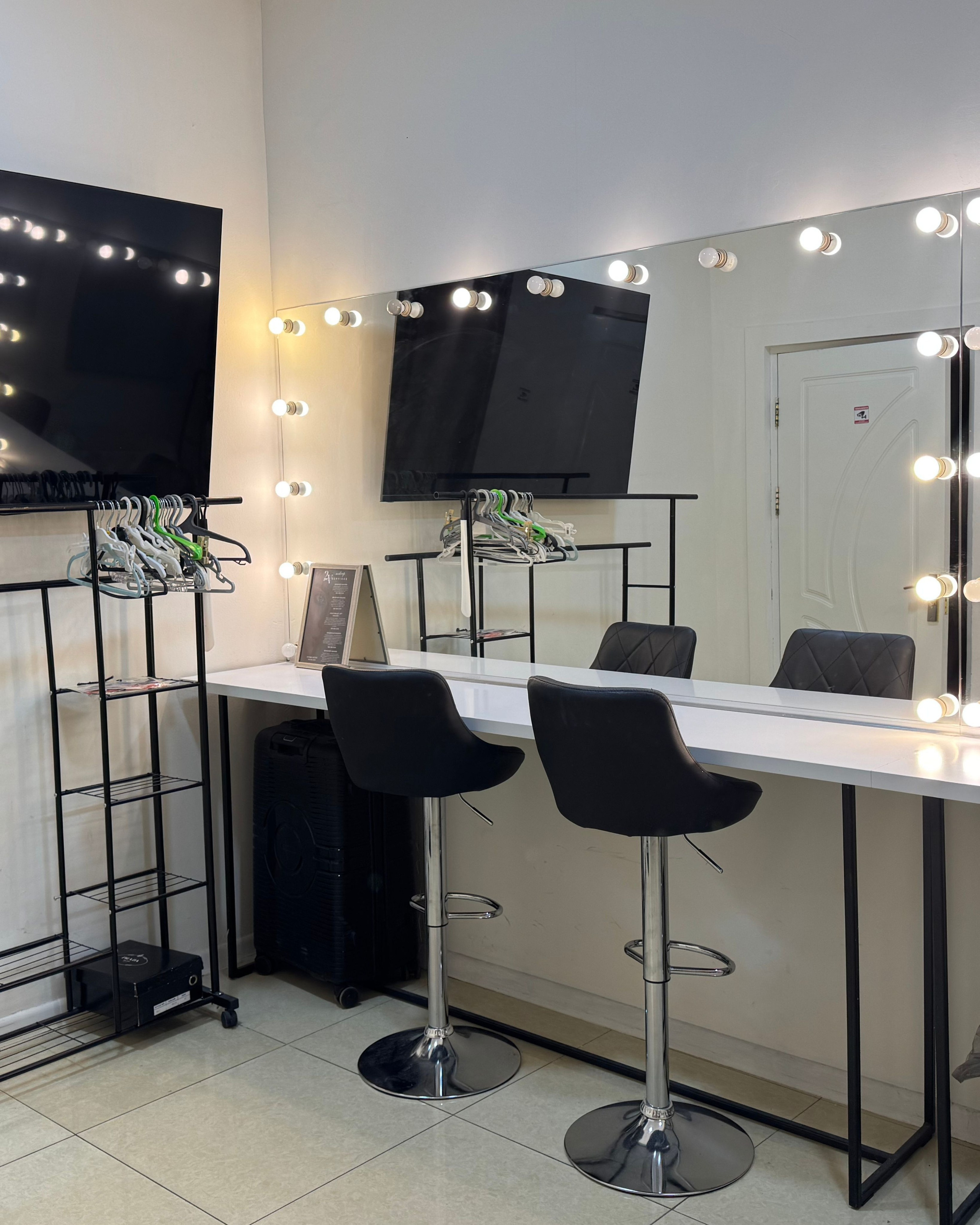 Гримерная комната Филиал Мукими. 2astudio.uz