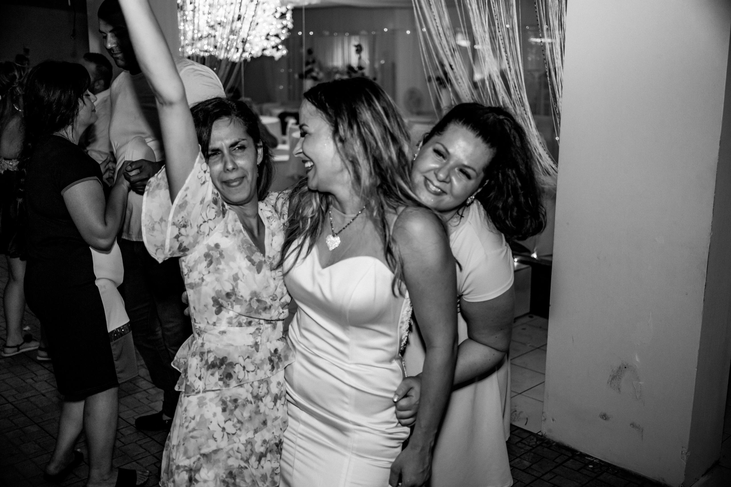 Pavel & Yveta. Svatební fotograf a kameraman v Česku a po celé Evropě — Teplice, Ústí nad Labem, Praha, Drážďany