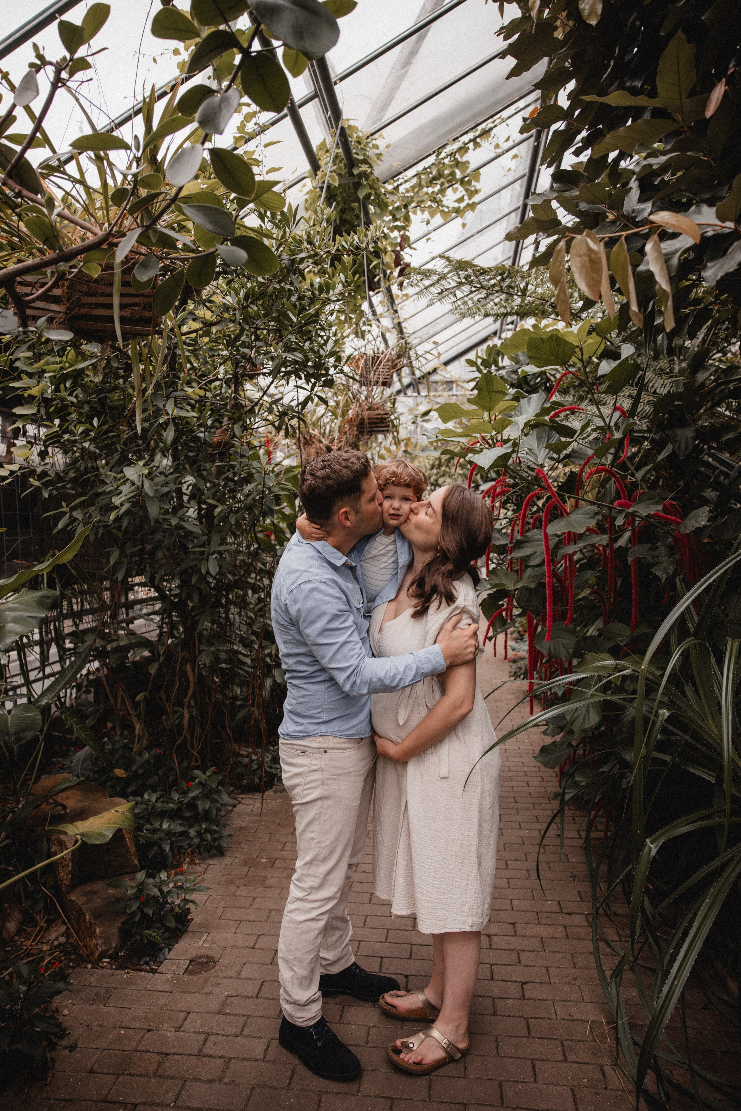 Babybauch Shooting im Botanischen Garten Bochum | Reiche Fotografie. Hochzeitsfotografin Bochum | Halyna Reiche Fotografie NRW