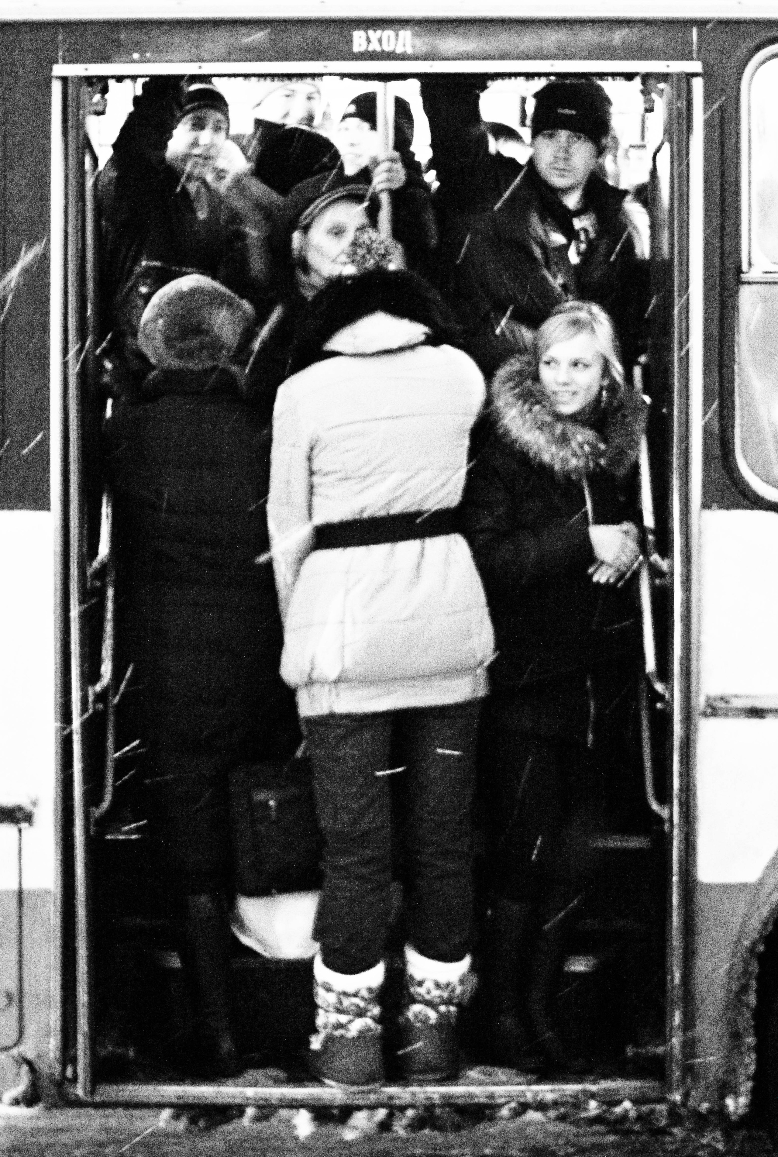 2011. Стрит-фотография, полная абсурда, идиотизма и красоты