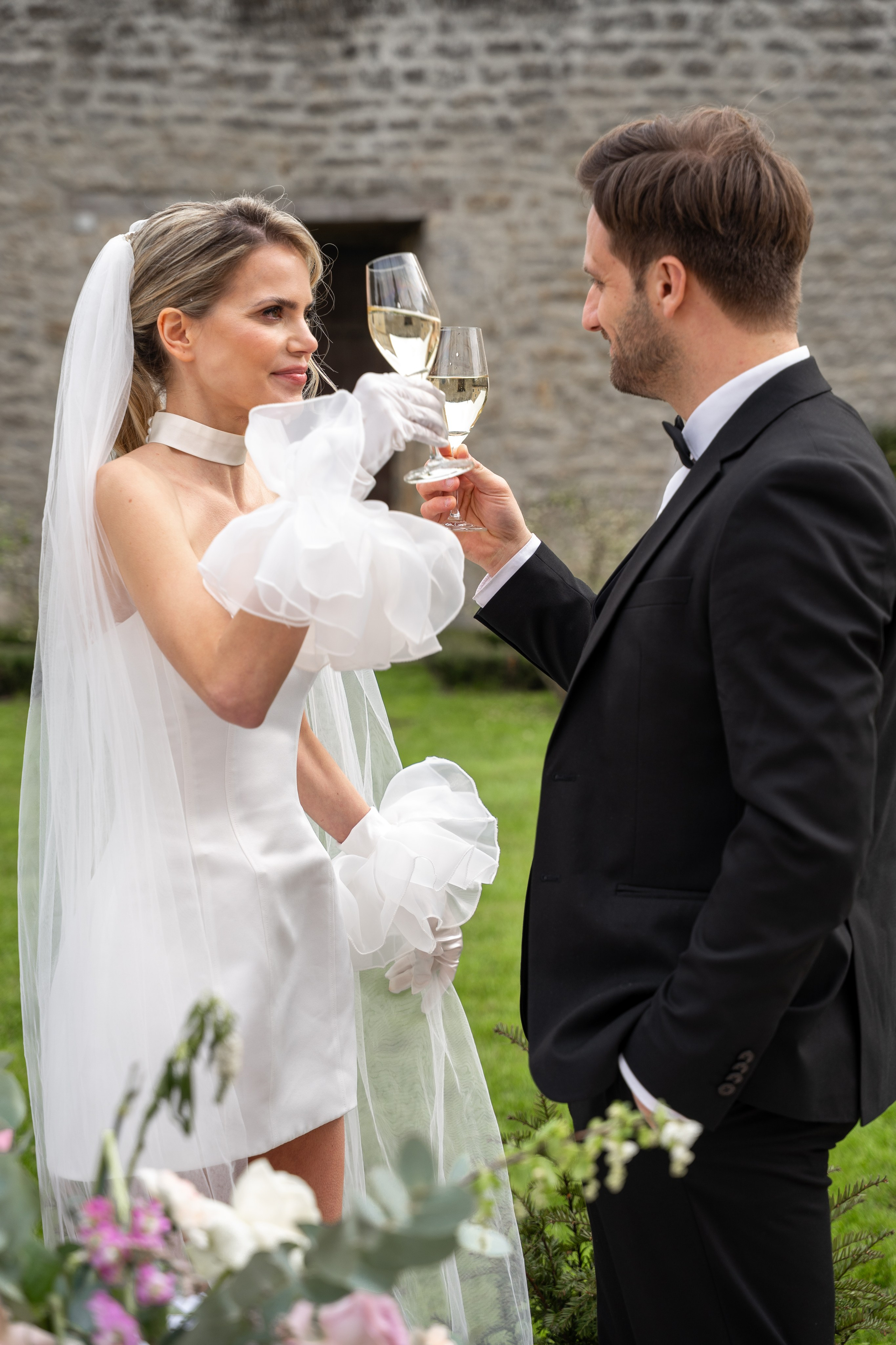 Chateau elopement inspiration. Wedding photographer in Paris Oksana Shum
