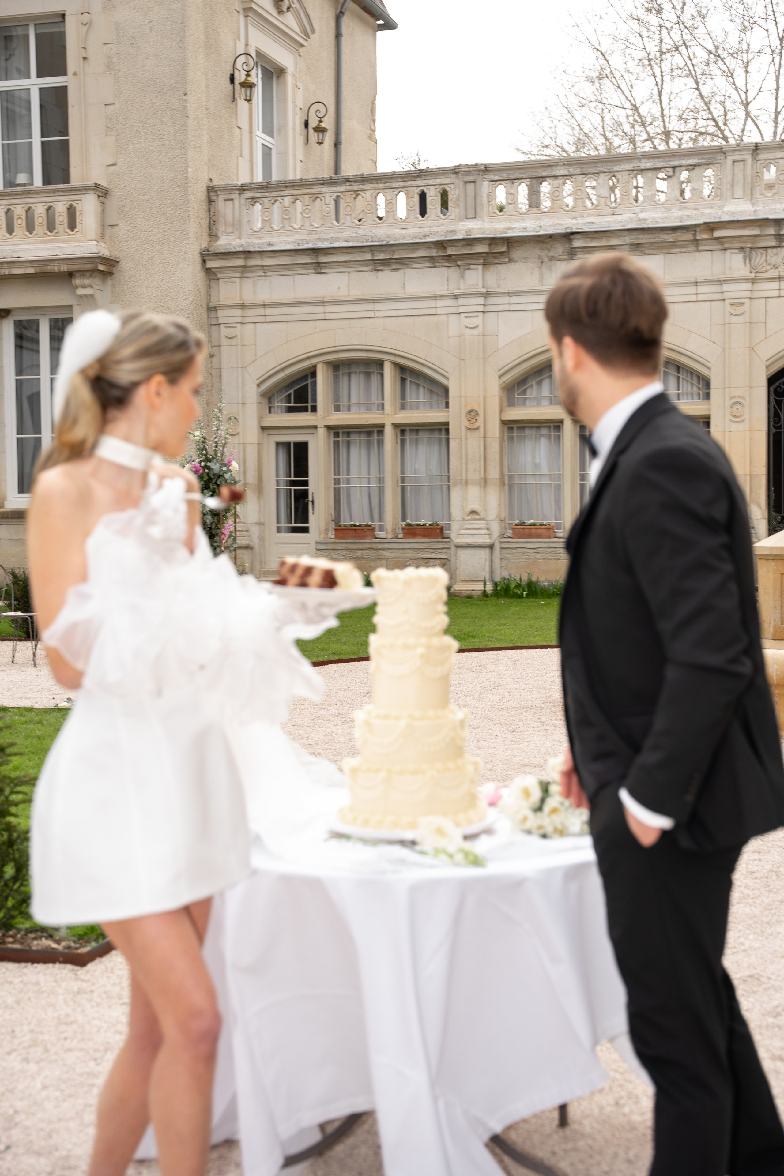 Chateau elopement inspiration. Wedding photographer in Paris Oksana Shum