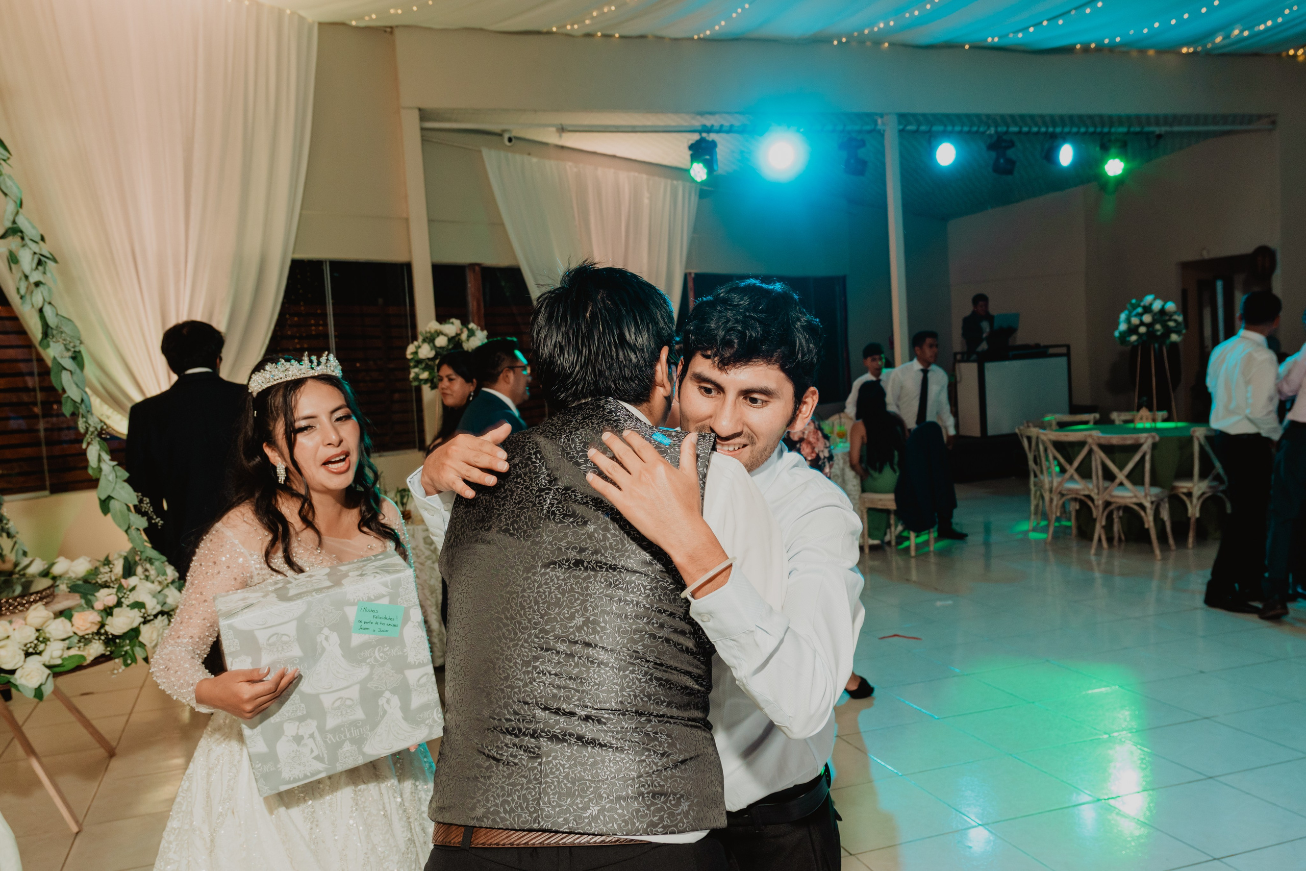 FERNANDO + MARIBEL | BODA RELIGIOSA. Studio KVTA | Fotografía y Video de Bodas en Arequipa