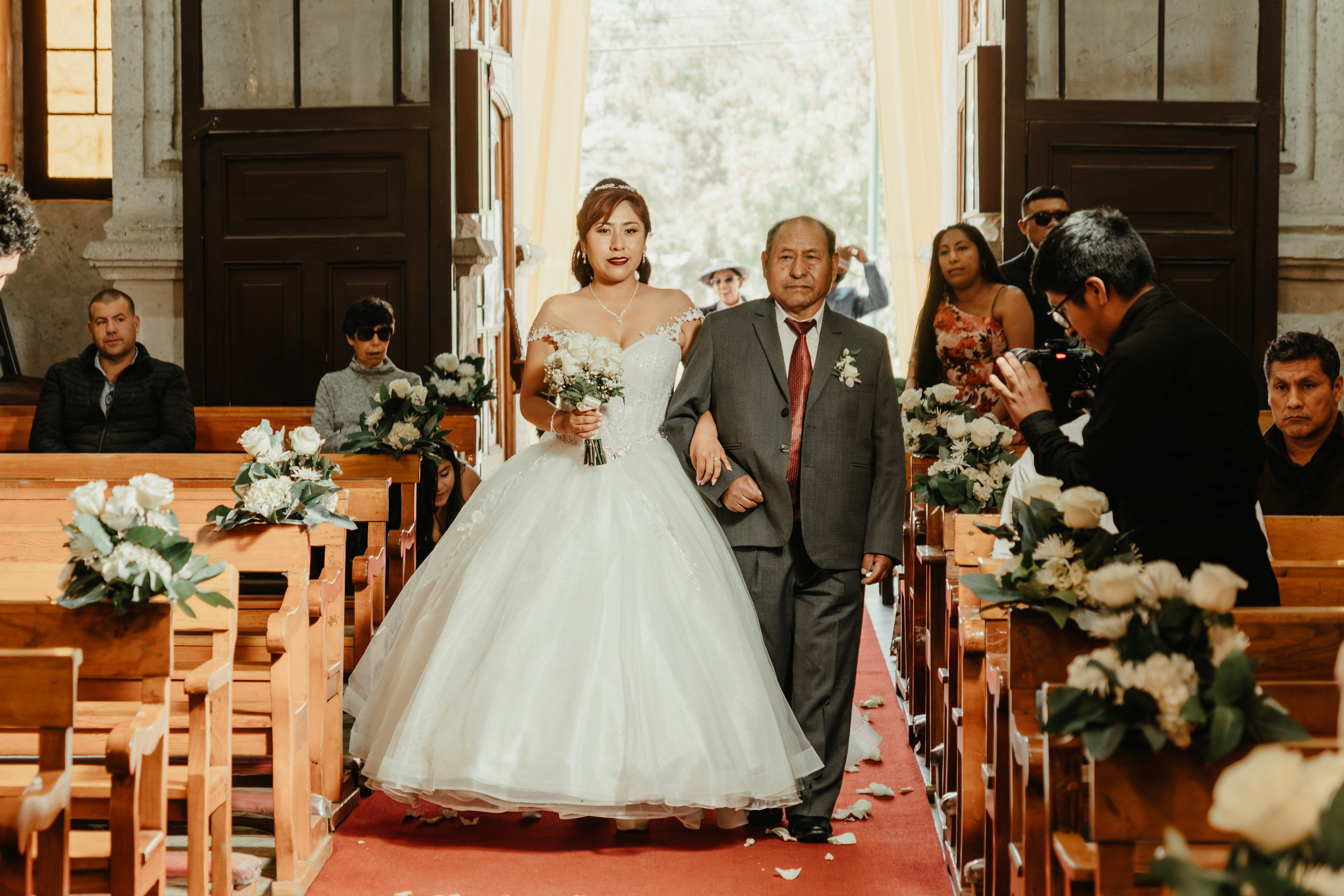 VANESSA + FRANKLIN BODA RELIGIOSA. Studio KVTA | Fotografía y Video de Bodas en Arequipa