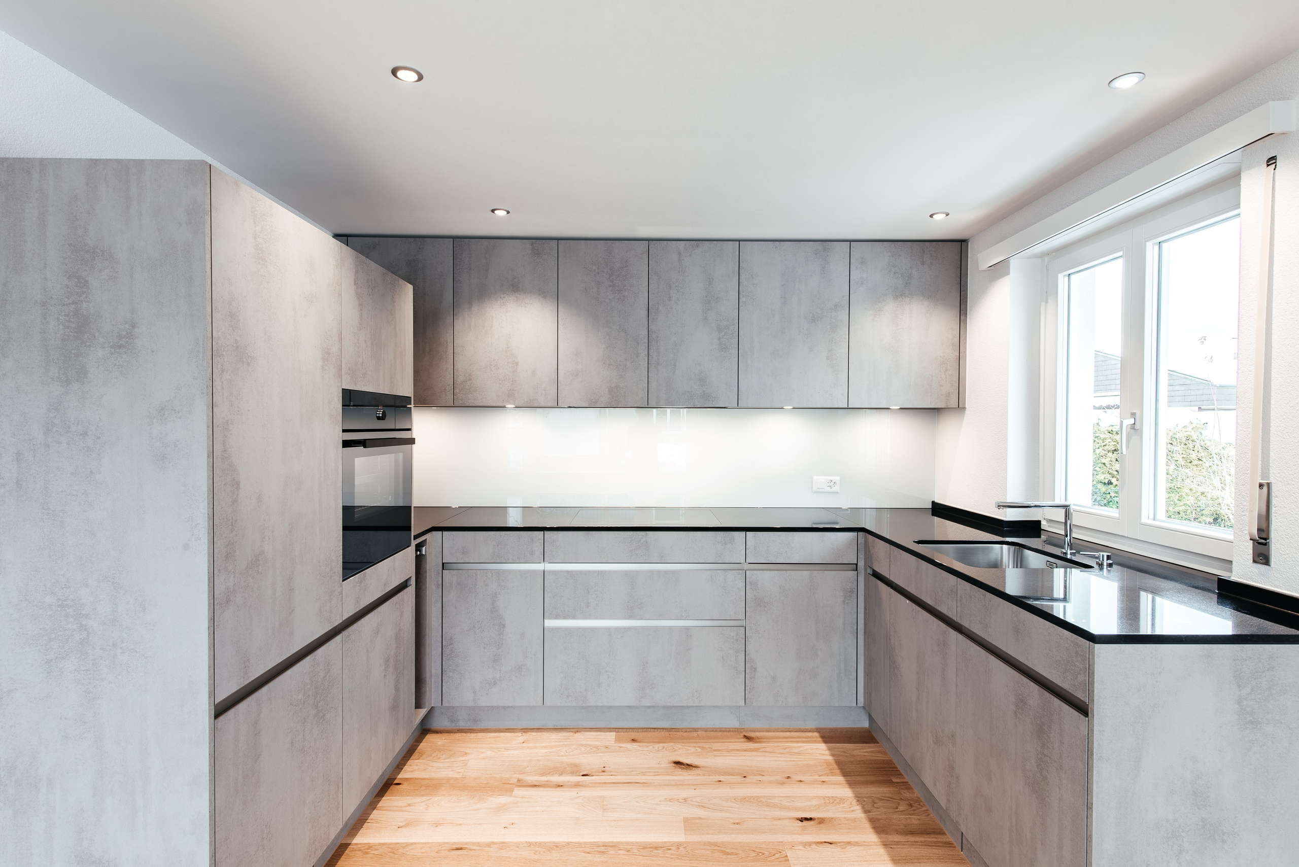 Wohnung, WINDISCH, AARGAU. Hallo! Ich bin Elena und arbeite als Immobilienfotografin