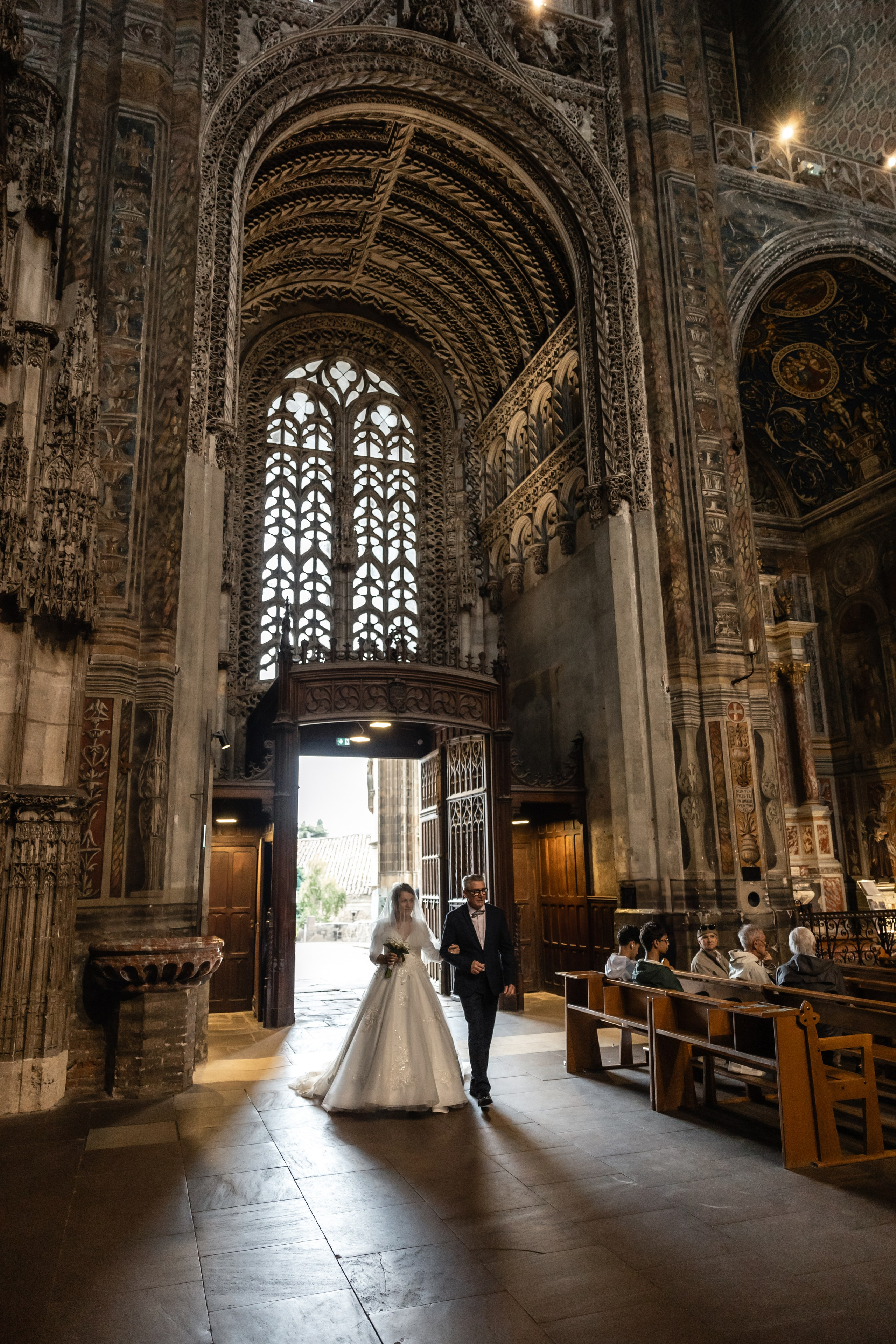 Свадебные фотосессии на юго-западе Франции, запечатленные через свет, эмоции и подлинные моменты. Евгения Смирнова — фотограф в Тулузе и юго-западной Франции