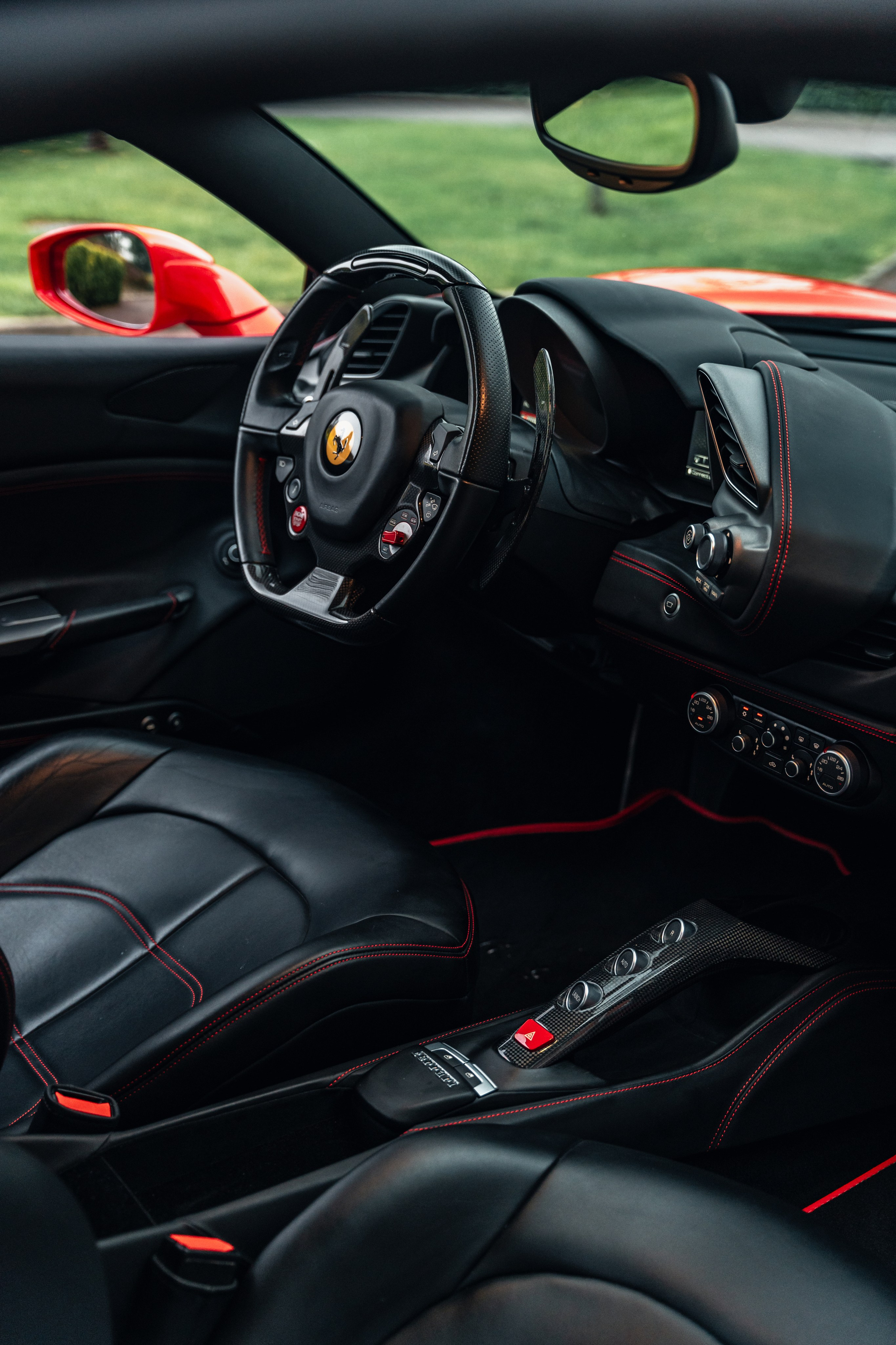 Ferrari 488 GTB. Photographer in Paris — Vitalii Motruk