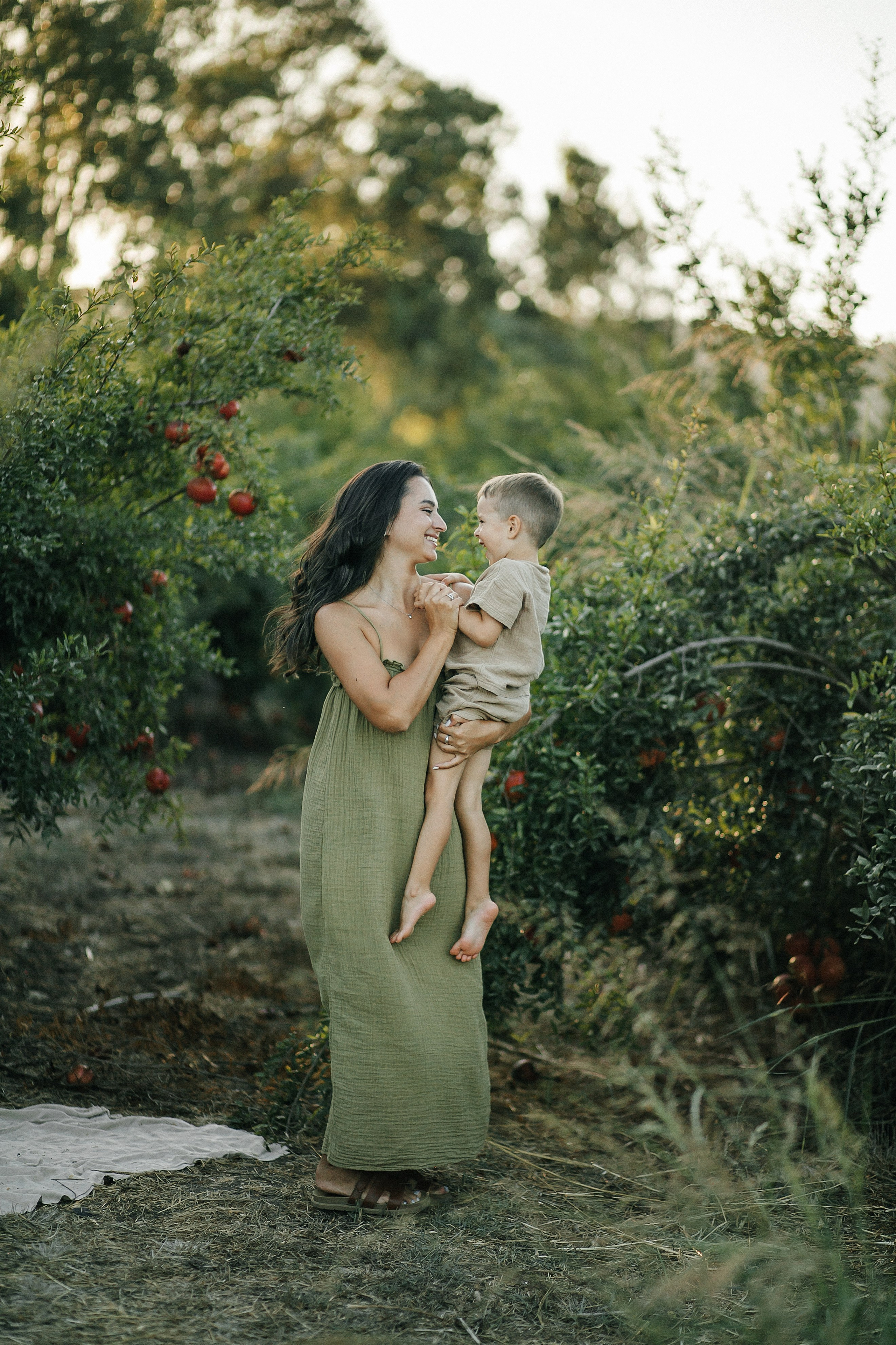 Binyamina garden. Family photographer in Israel