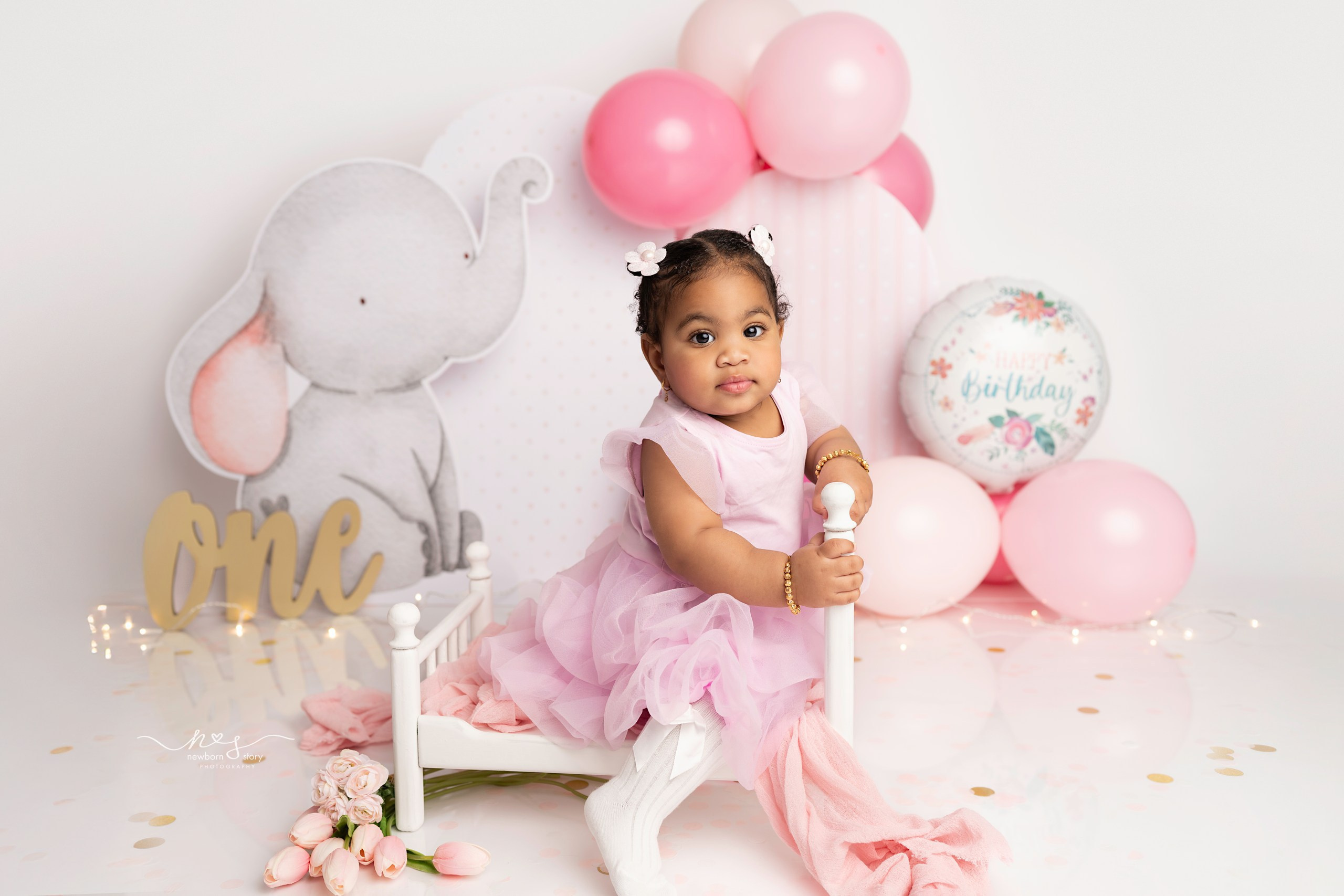 CAKE SMASH PHOTOGRAPHY. Newborn, Sitter and Cake Smash Photographer in Doha, Qatar