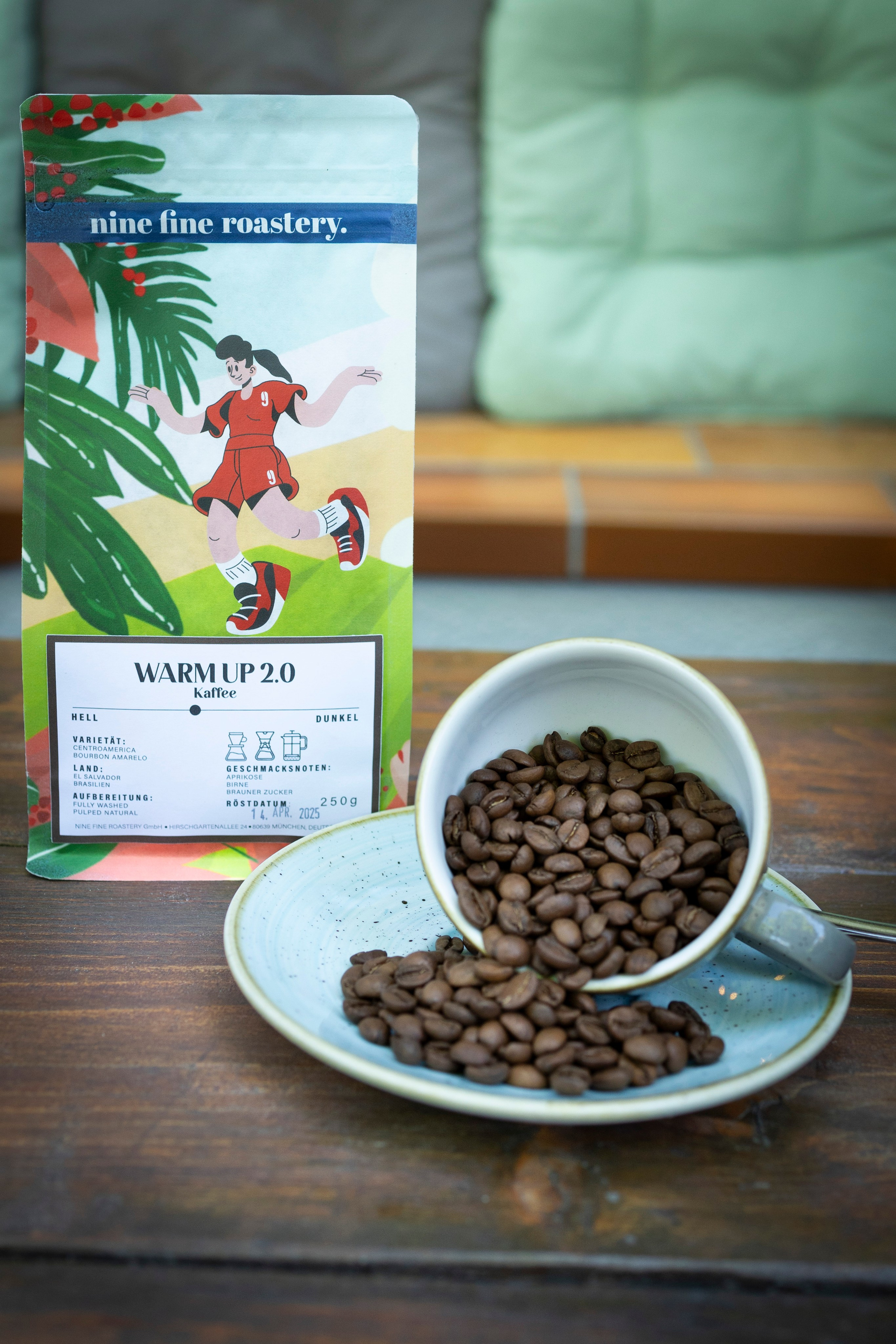 Cafe. Photographer in Munich