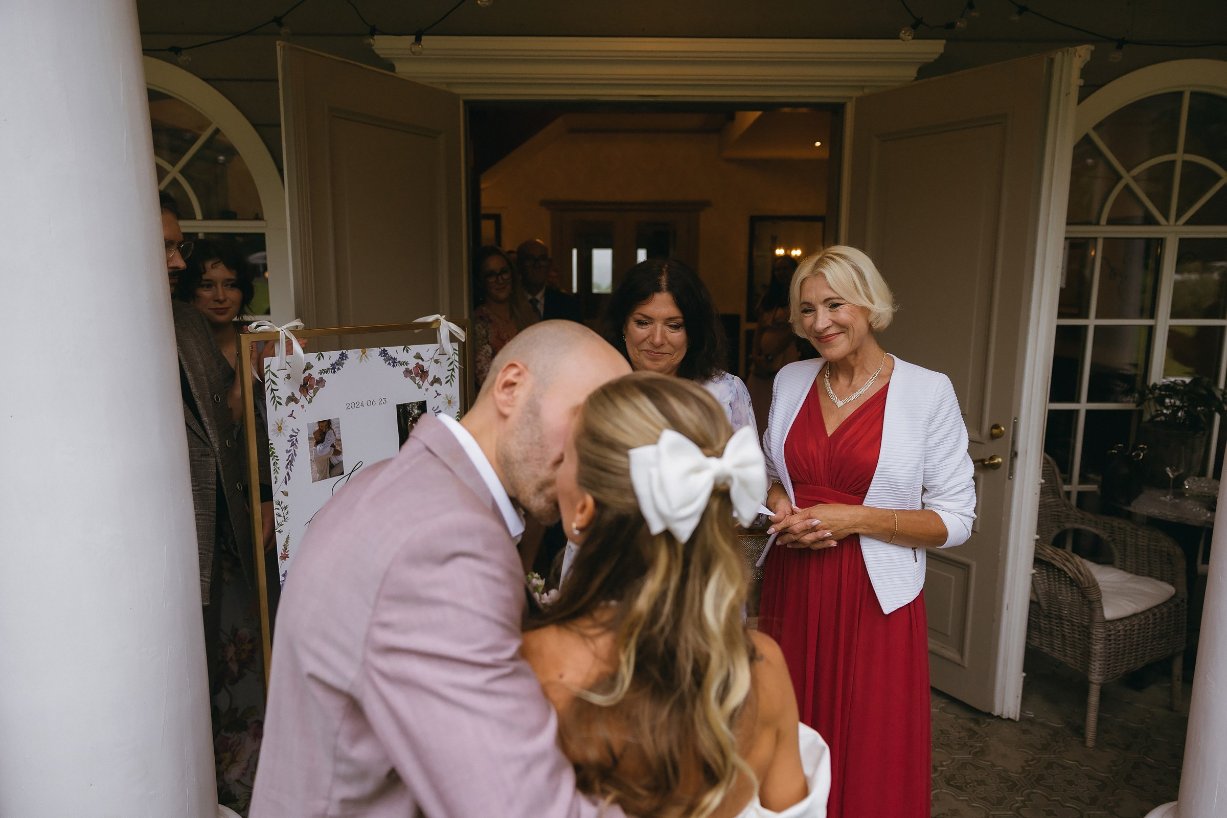 Justė ir Henrikas | Lietingos jaukios vestuvės Palangoje. Vestuvių ir šeimų fotografė Lena Bondarenko / belove photo