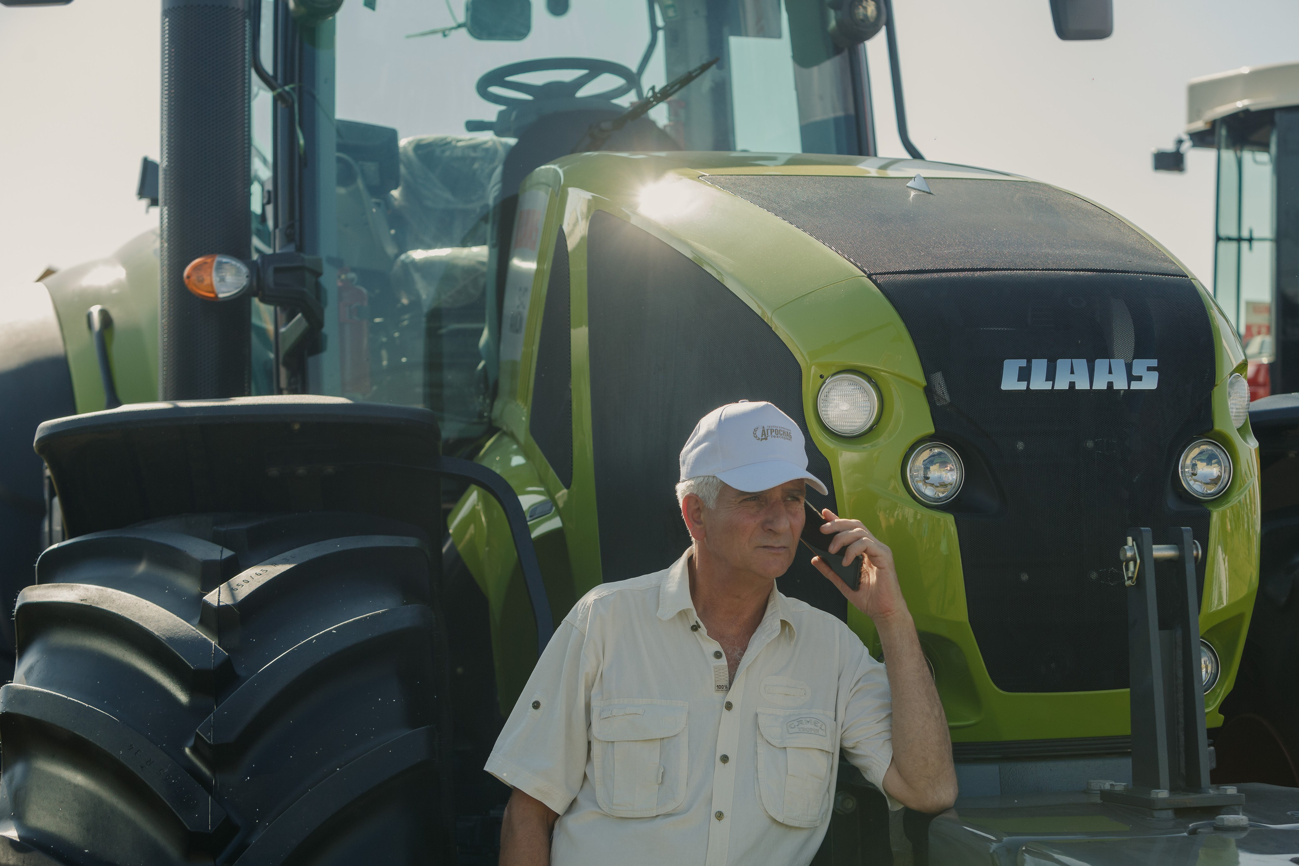 Exposición de maquinaria agrícola. Fotógrafo de retrato, familia y reportajes en Valencia | España | Europa Vitalii Lumier