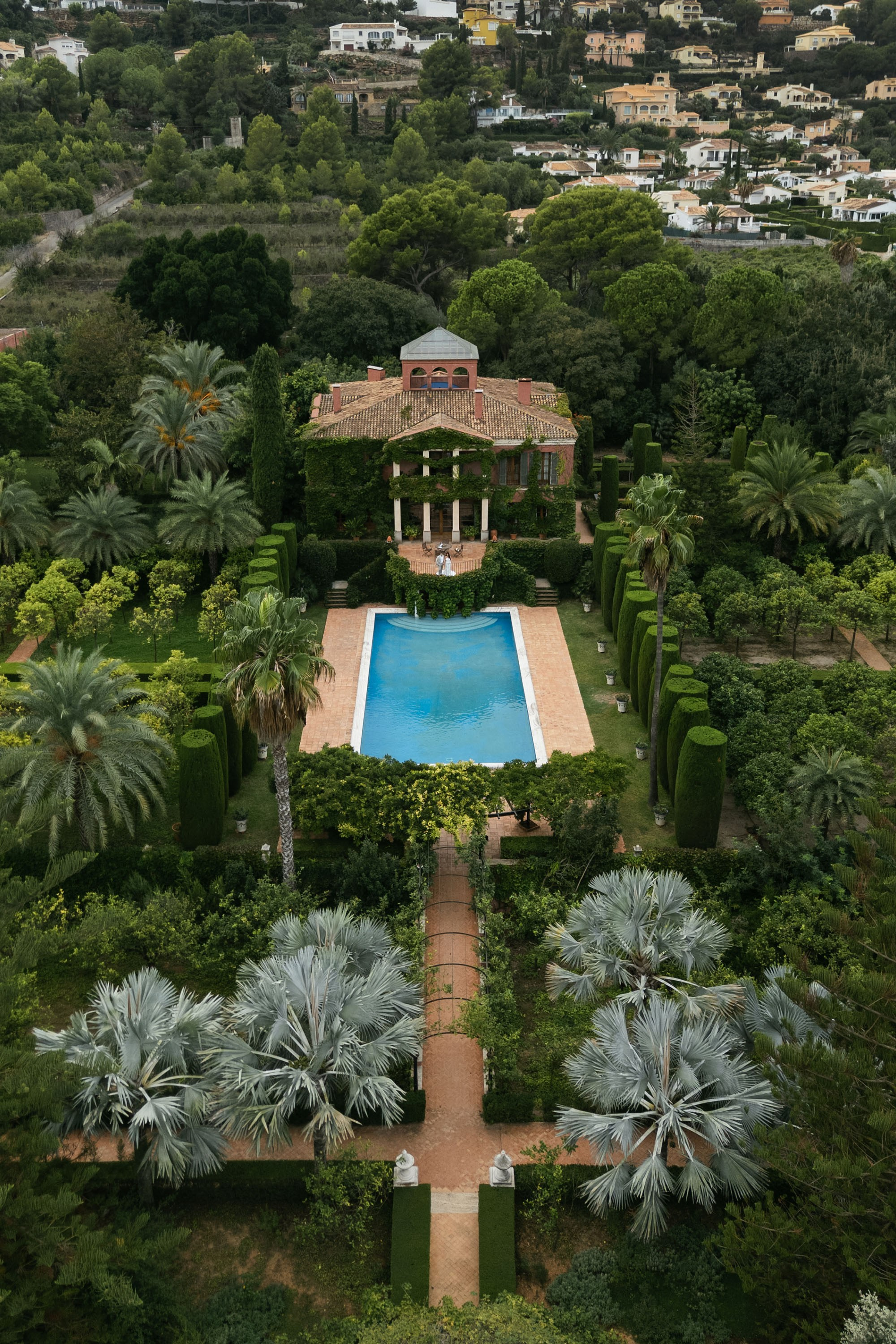 Johanna and Francesco. Destination Wedding Photographers and content creators based in Spain