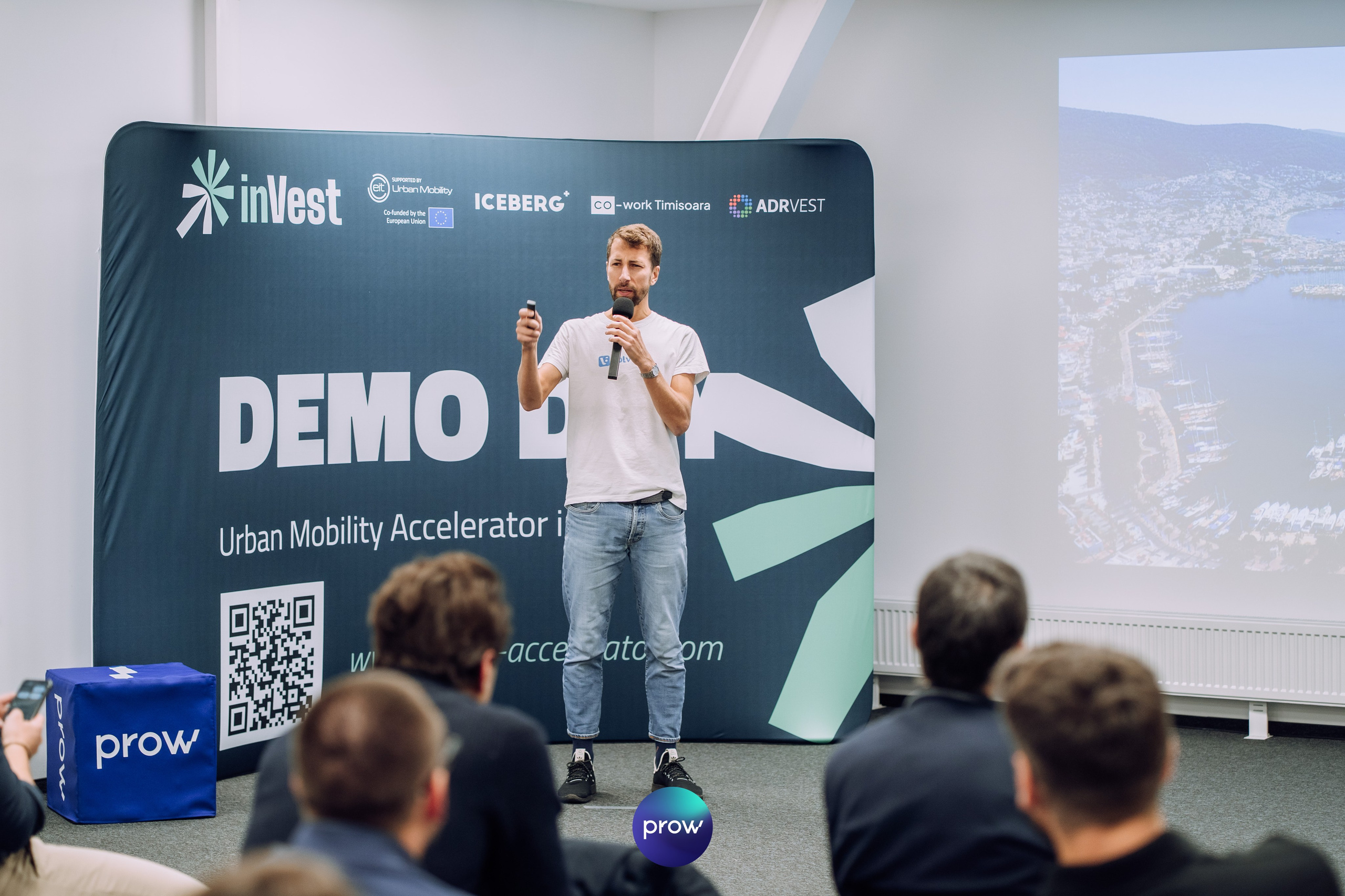 InVest DemoDay @ Cowork. Cozac Cristian Photographer