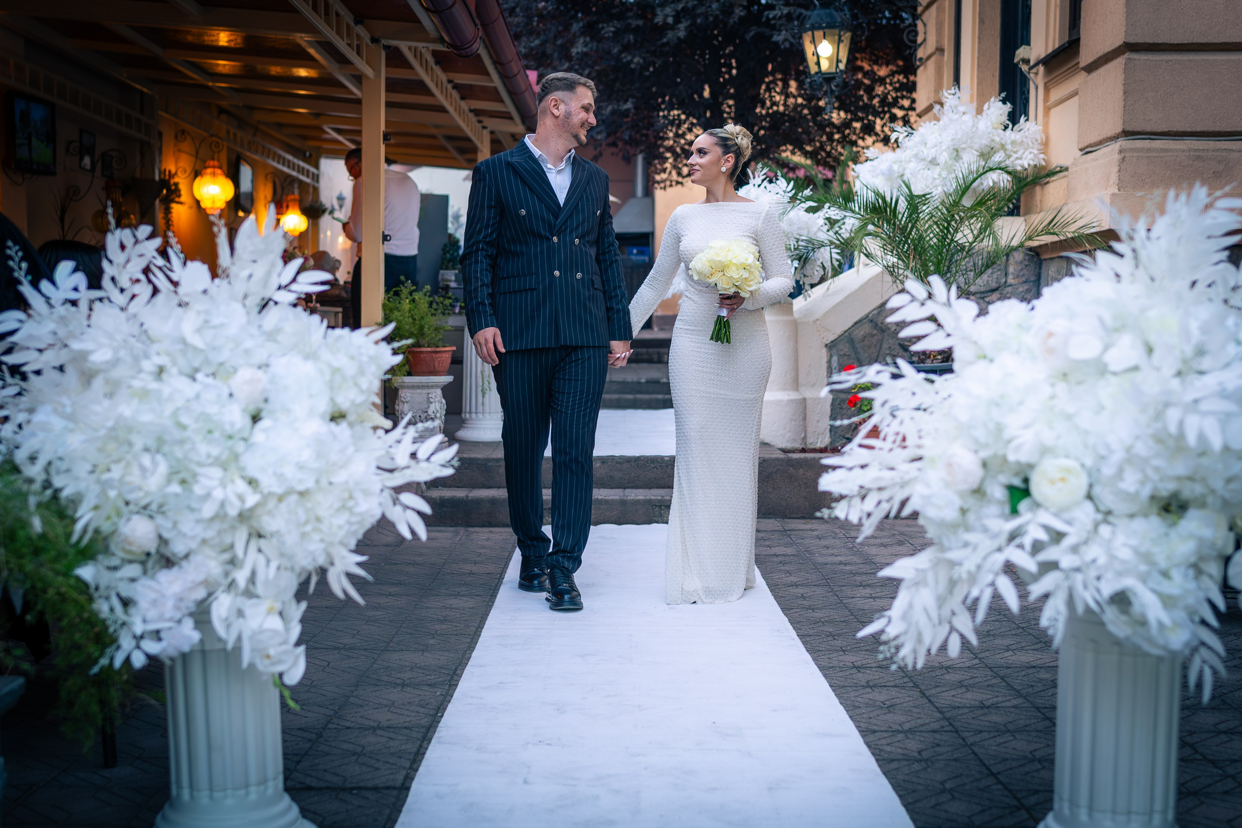 Cununia civilă a lui Tudor și Mădălina – eleganță, emoție și lumină. Event, portrait, and lifestyle photographer