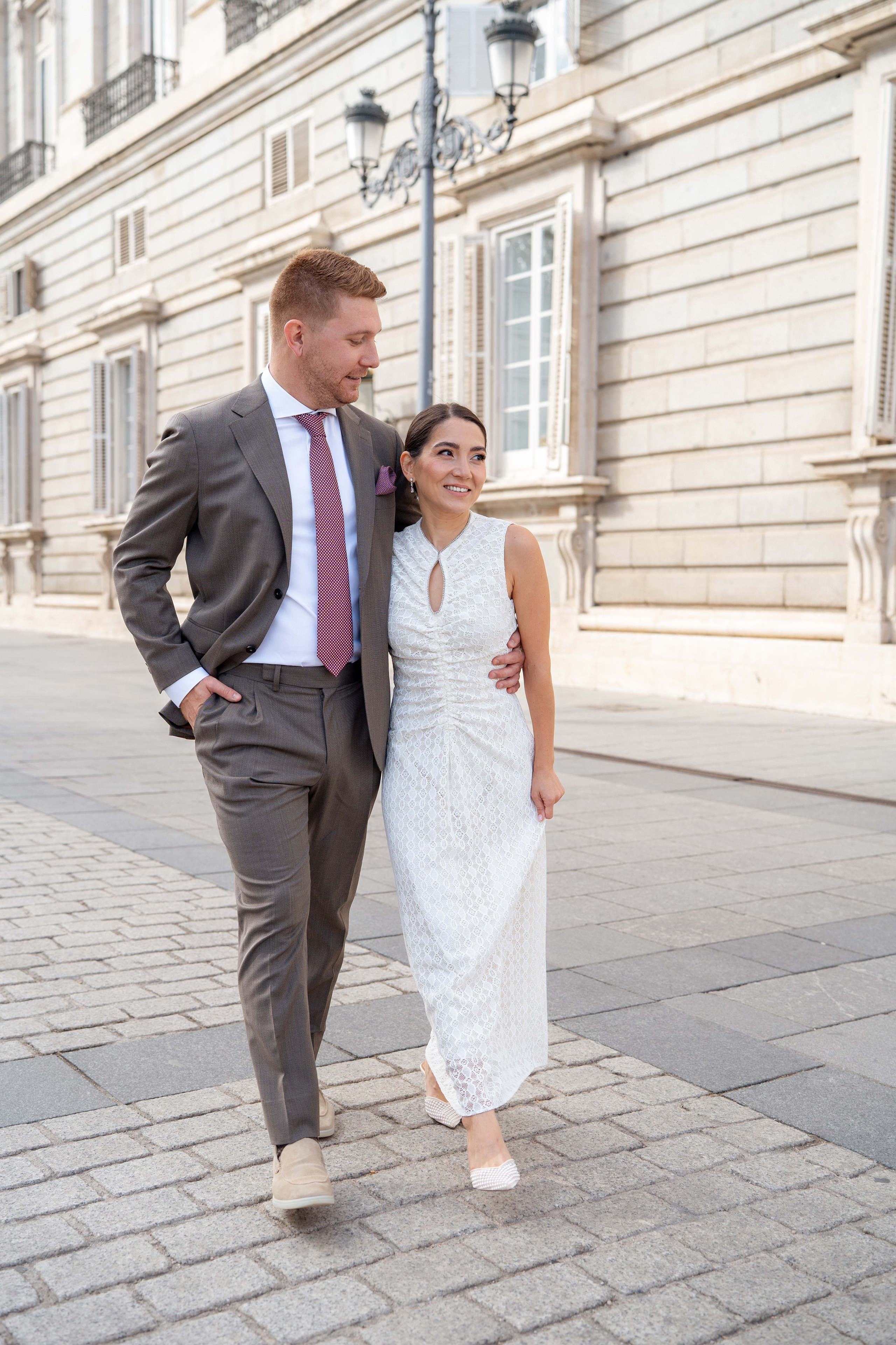 Elopement photoshoot in Madrid city centre. Fotógrafo en Madrid, España. Alyona Belyaninova