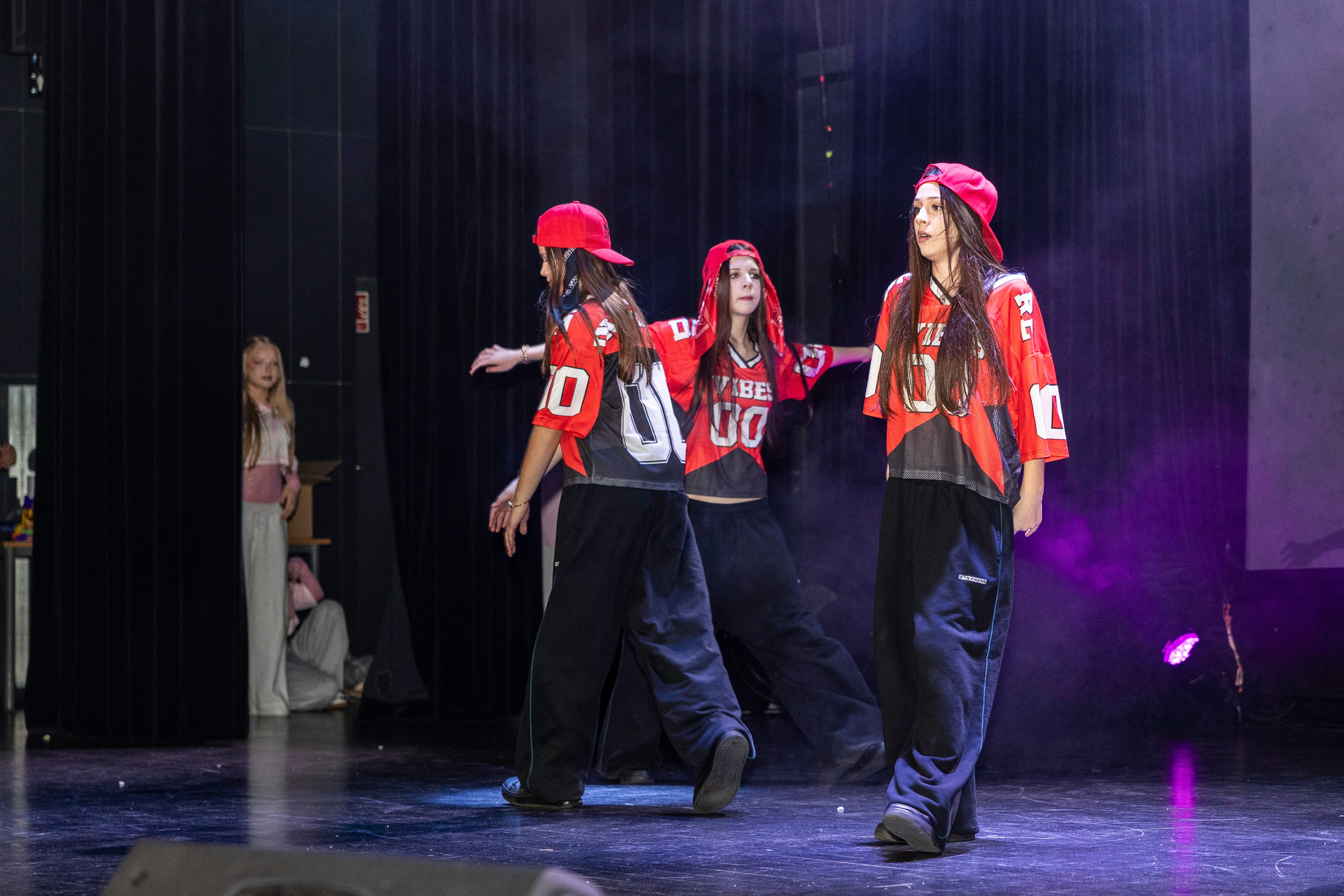 LEO DANCE SHOW WINTER 2025. Семейный и детский фотограф в Варшаве Мила Бобровская