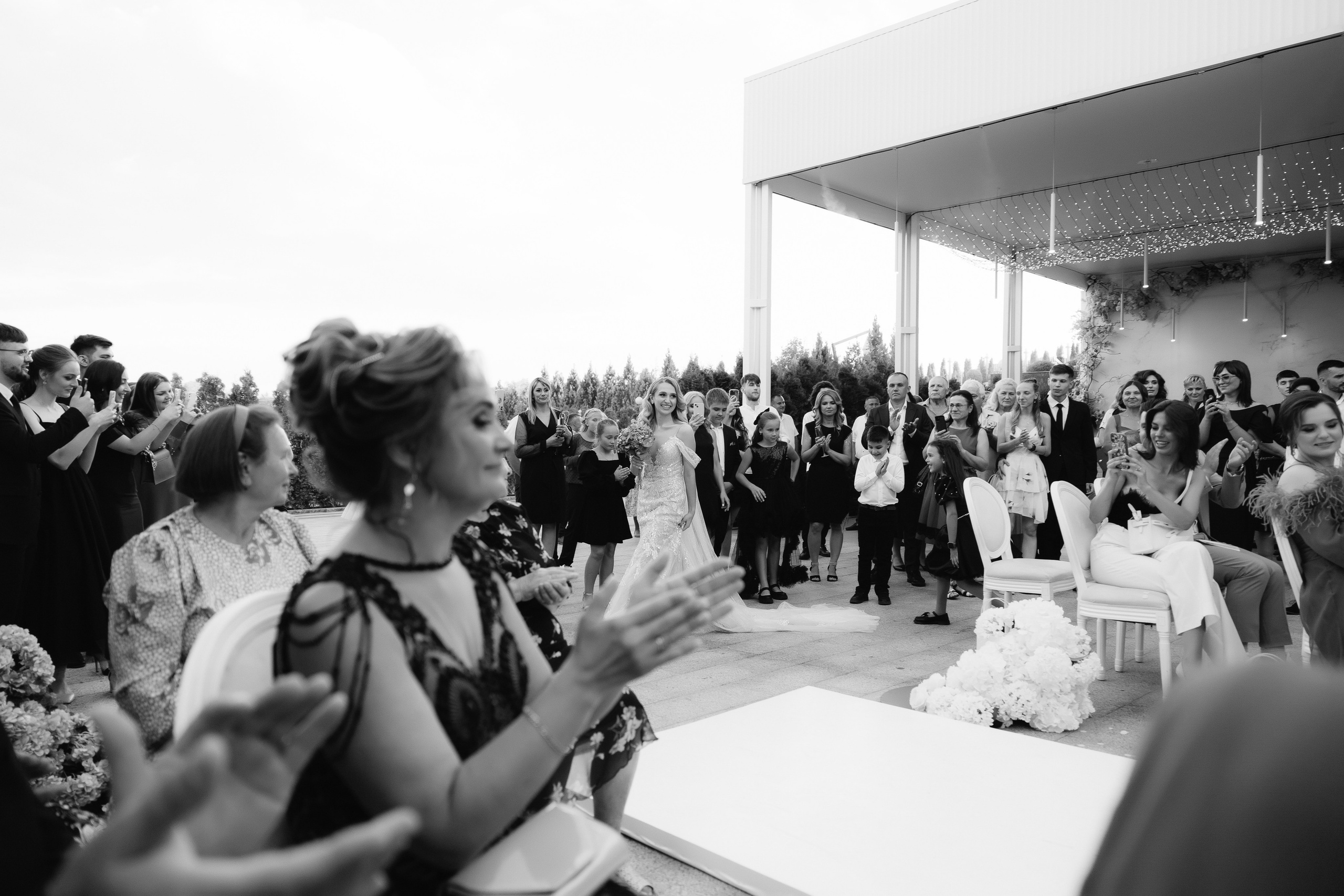 Atingerea e Dragoste. Servicii Foto Video în Chișinău și Europa ID-Brothers