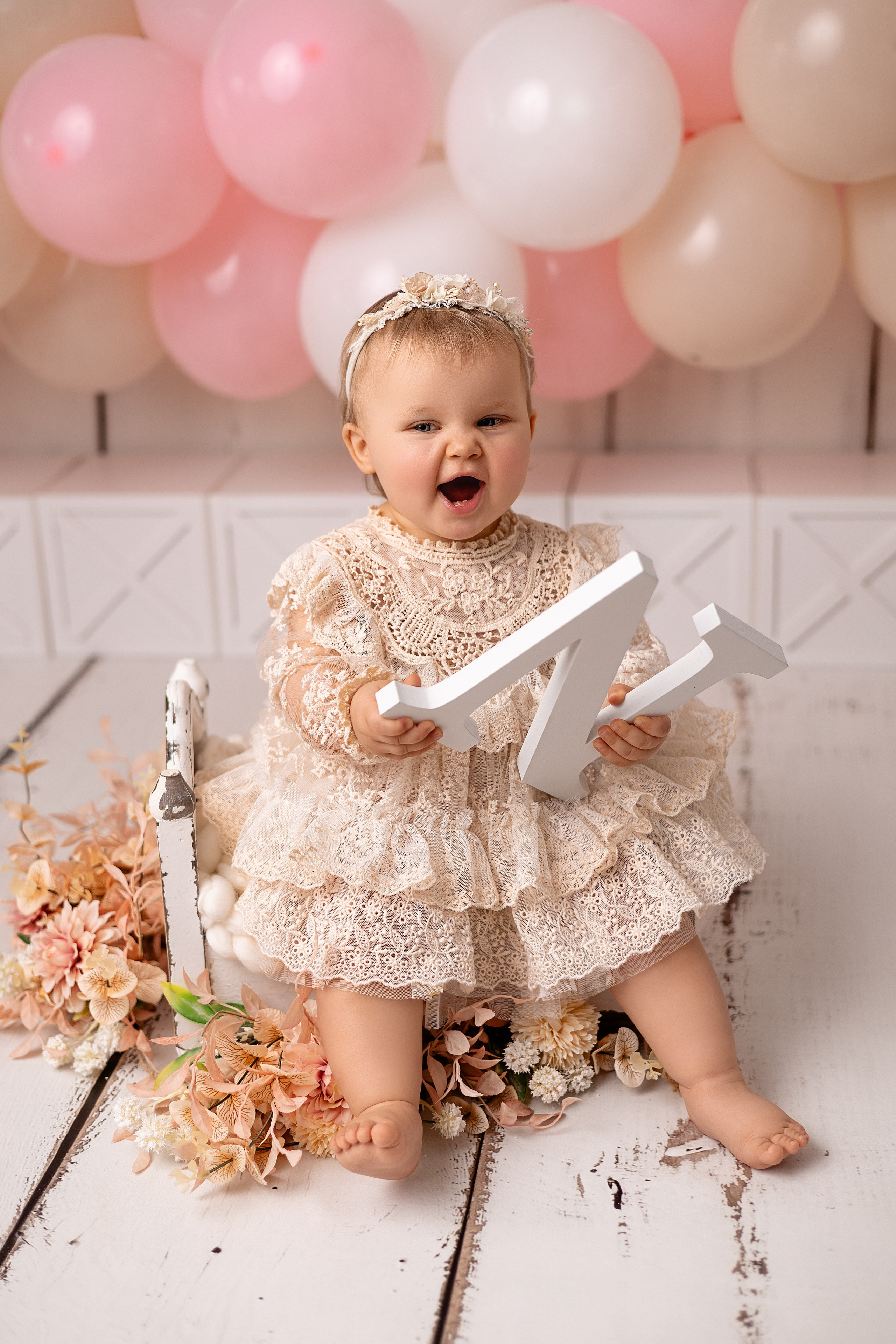 Erste Geburtstag „Cake Smash“. Neugeborene- Schwangerschaft- und Kinder Fotografin in Lehre