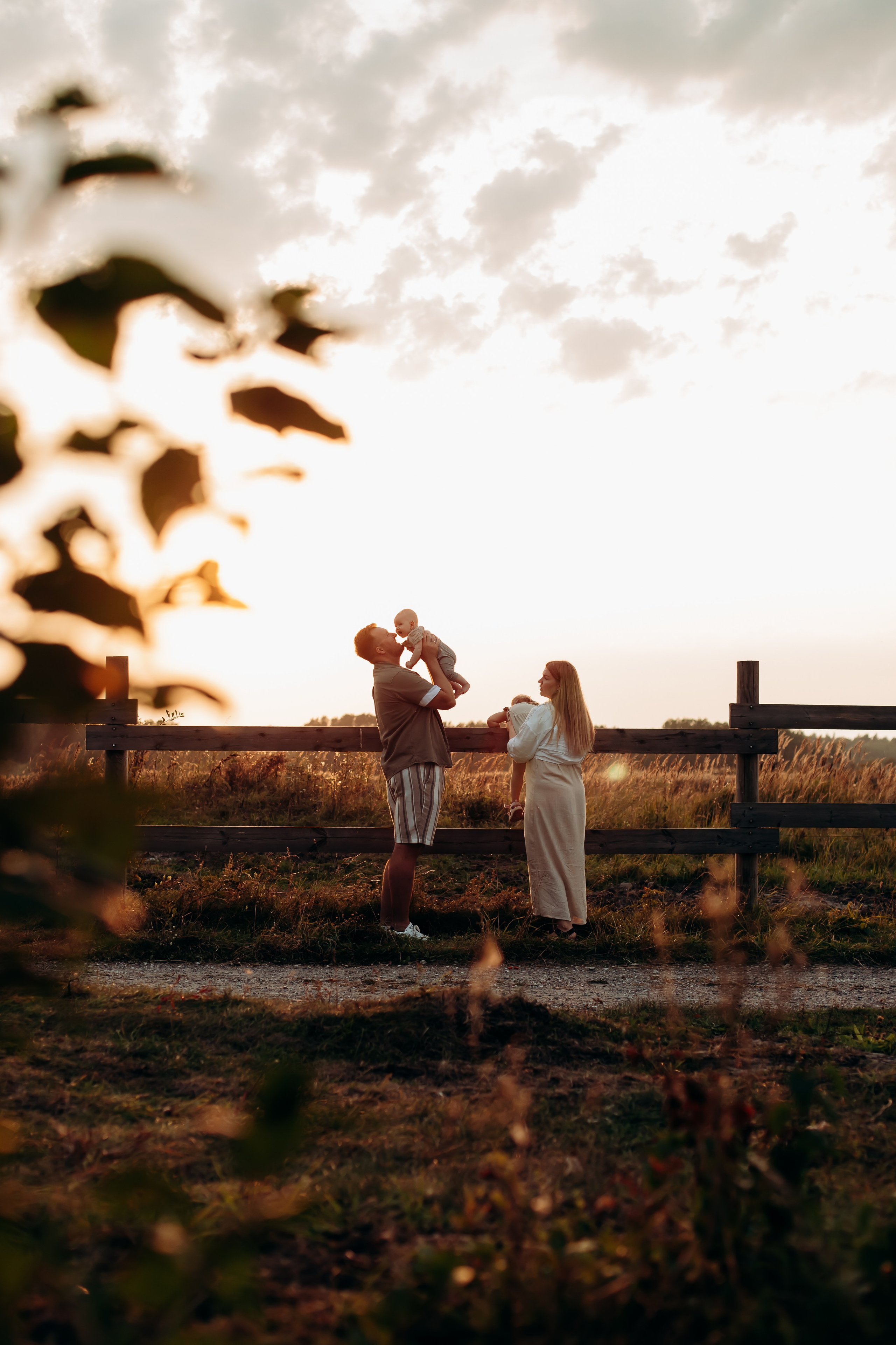 Эвелин, Иван, Саша и Эван. Главная