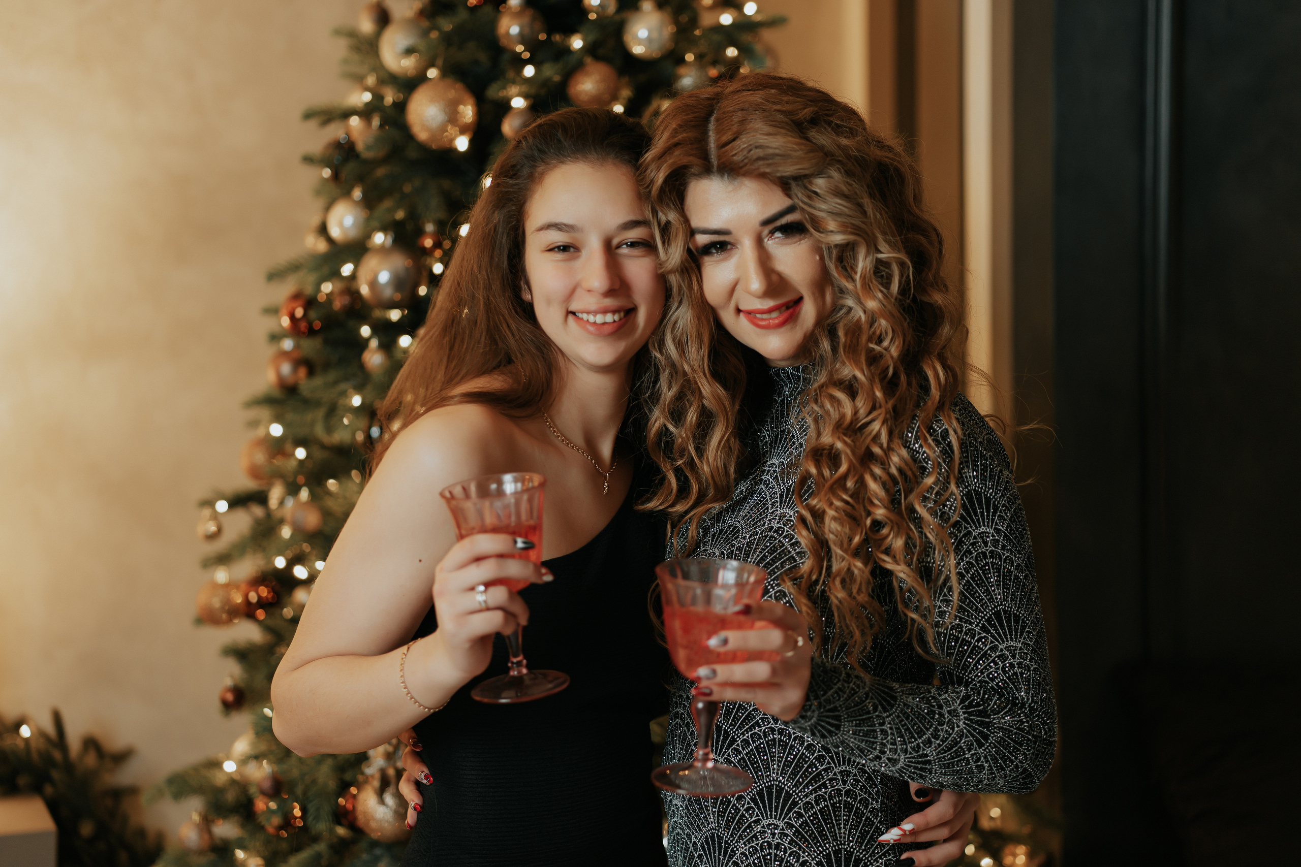 BIG HAPPY FAMILY. Montenegro photographer and videographer