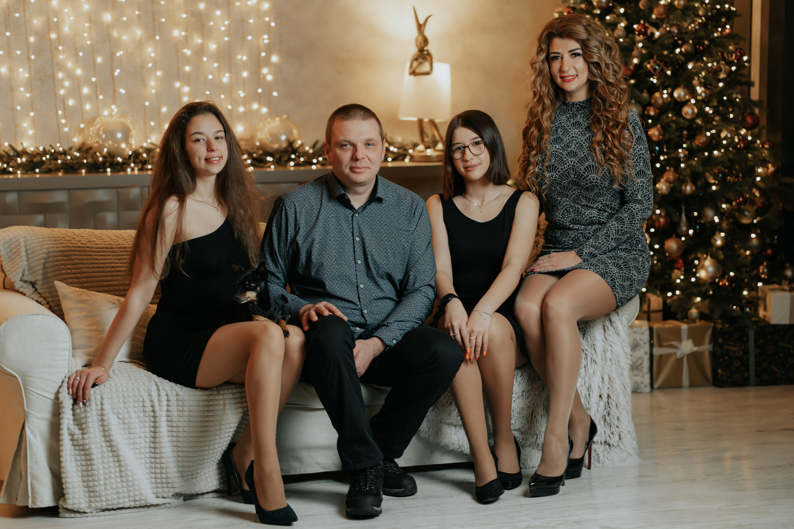 BIG HAPPY FAMILY. Montenegro photographer and videographer