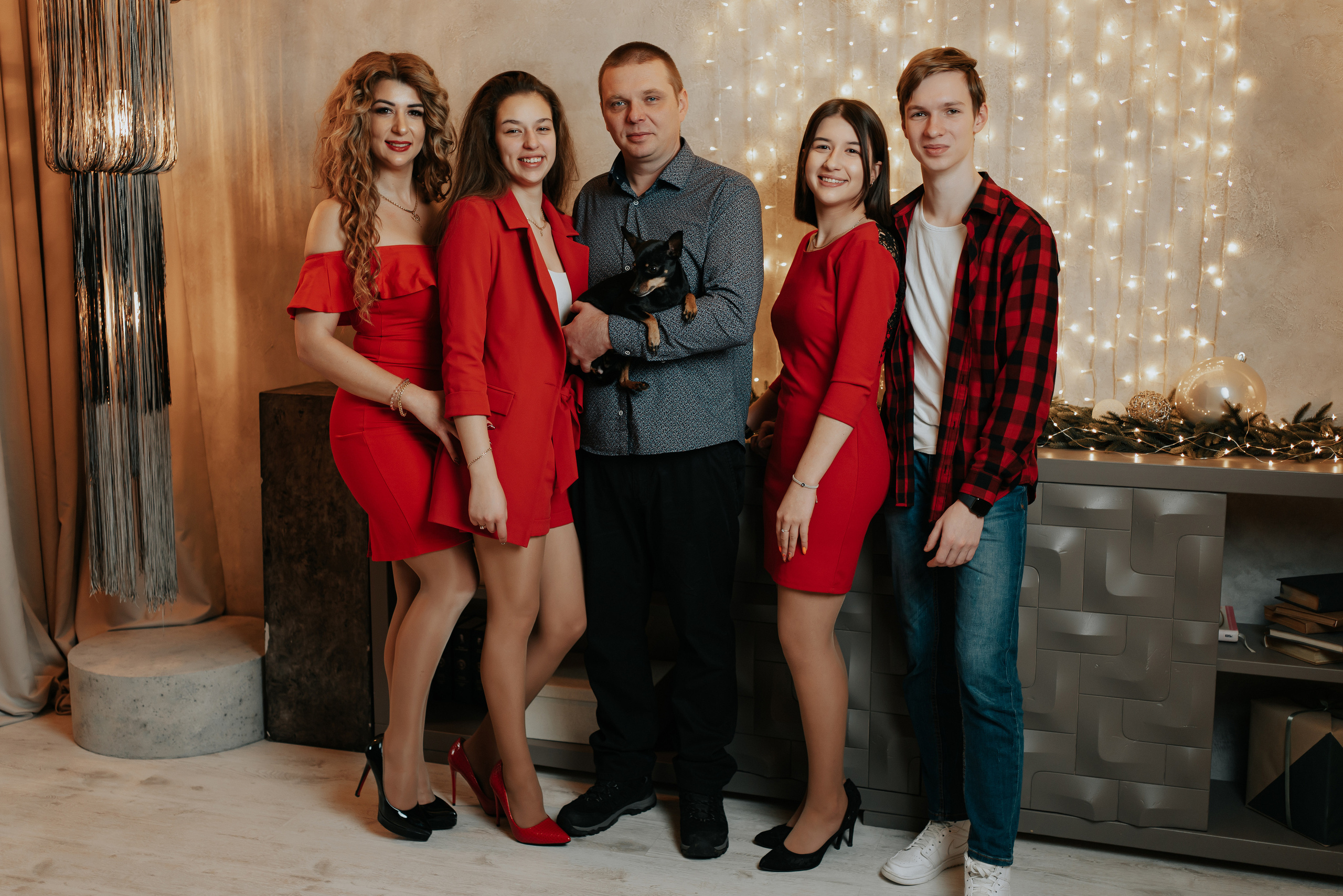 BIG HAPPY FAMILY. Montenegro photographer and videographer