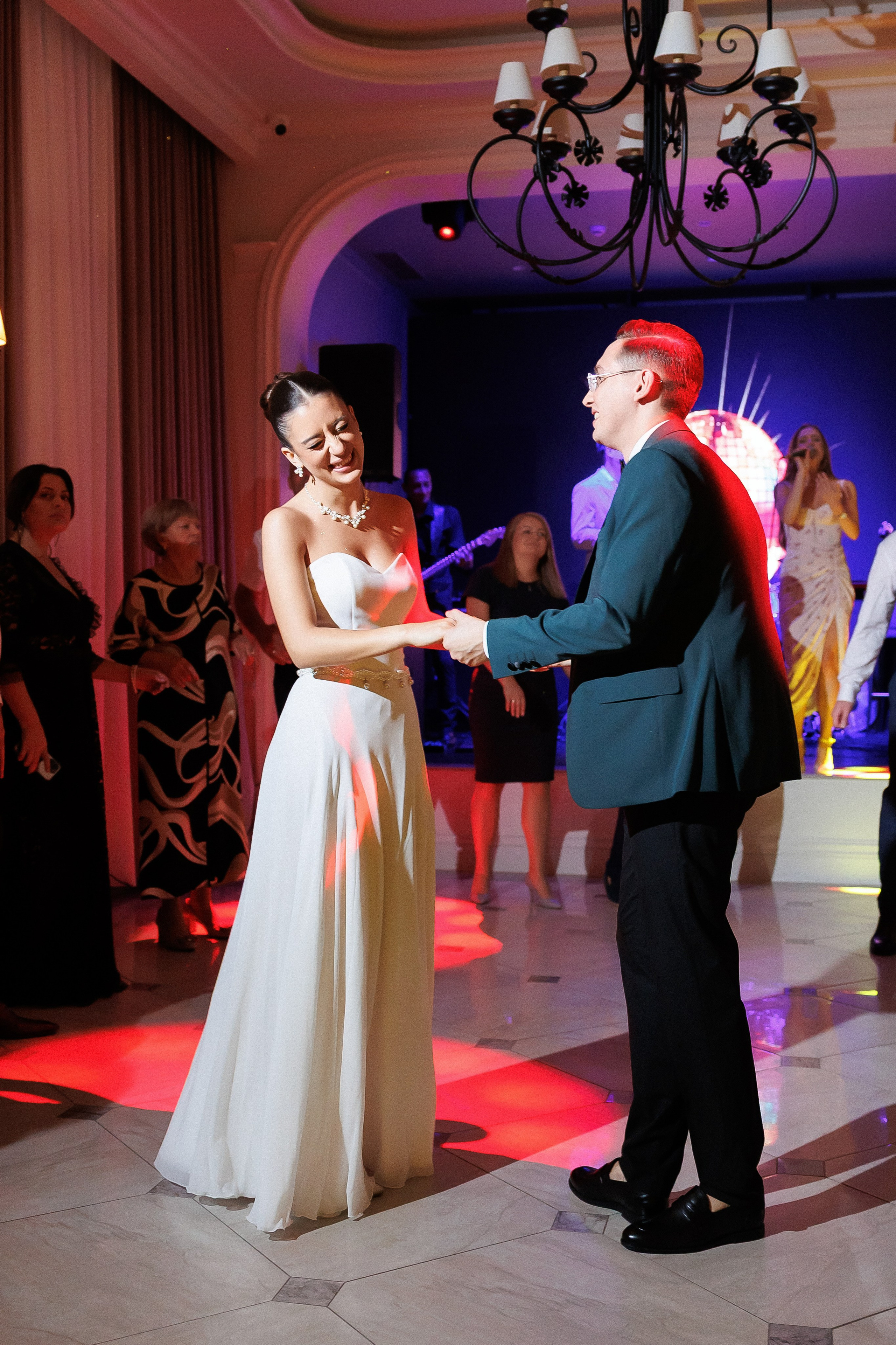 Serghei & Erica — Queen Residence. Servicii Foto și Video 067188353