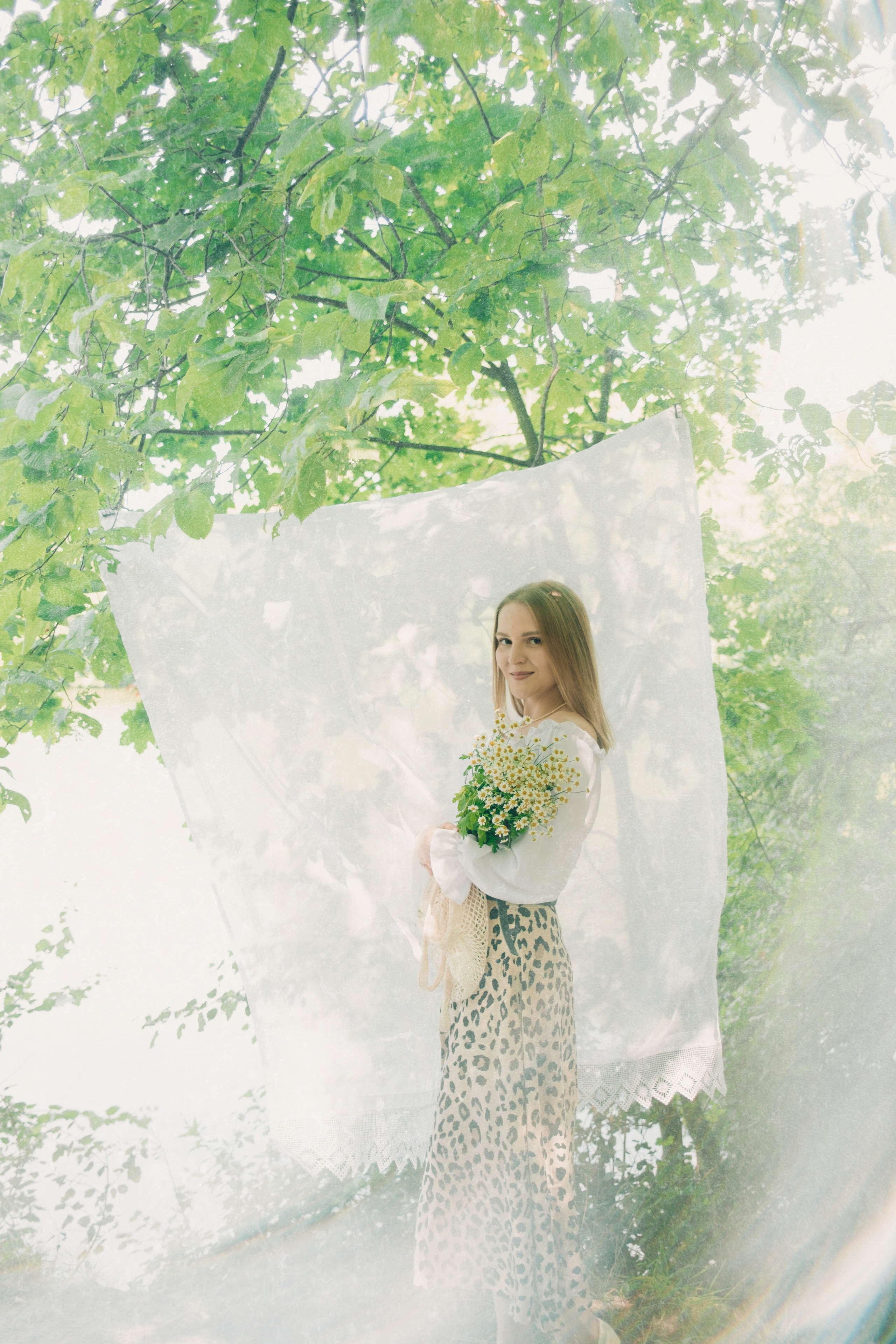 Girls Picnic on the lake. Professional Photographer in Berlin — Portraits, Love Story, Events, F