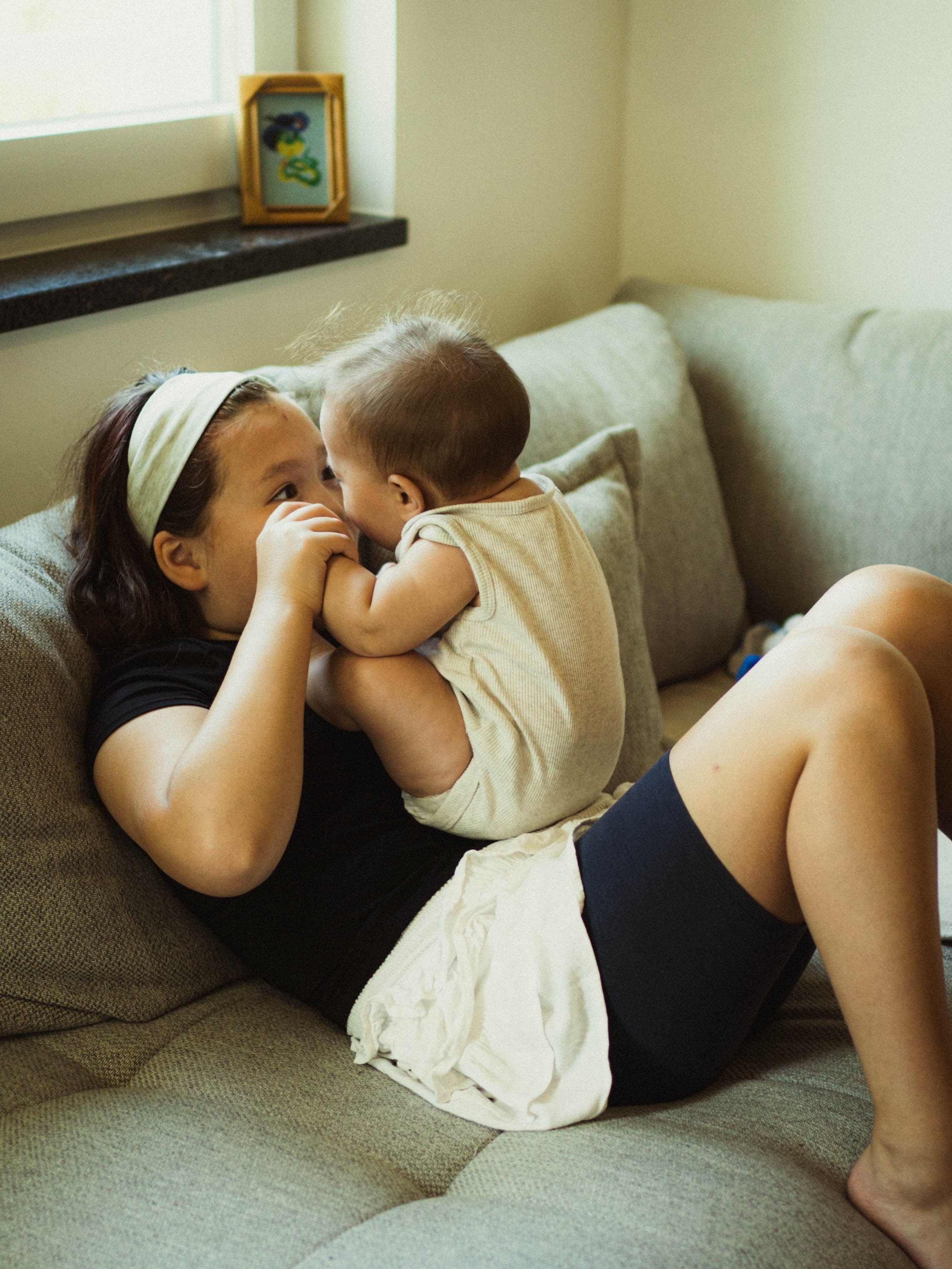 Lifestyle Newborn. Portrait Lifestyle Photographer in Munich — Polina Cherkasova