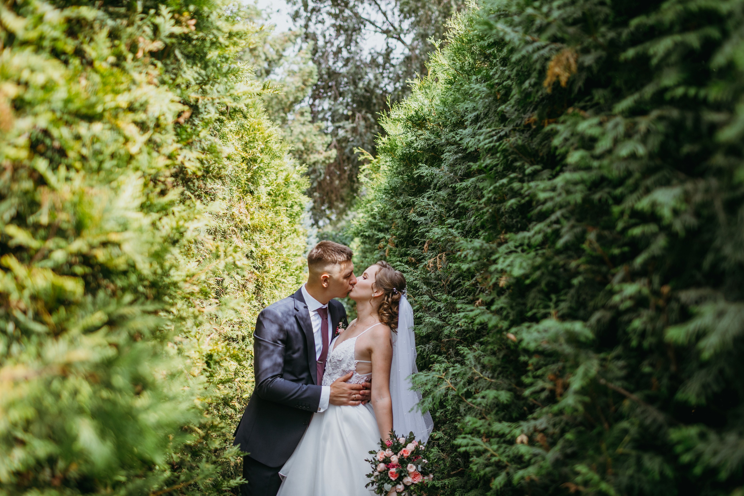 Свадебная фотоссесия для молодоженов в Бишкеке. Фотограф в Бишкеке Оксана Шувалова